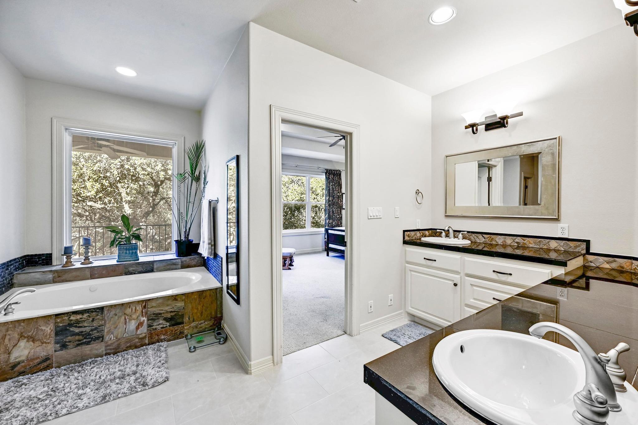 Gated Enclave in Eanes