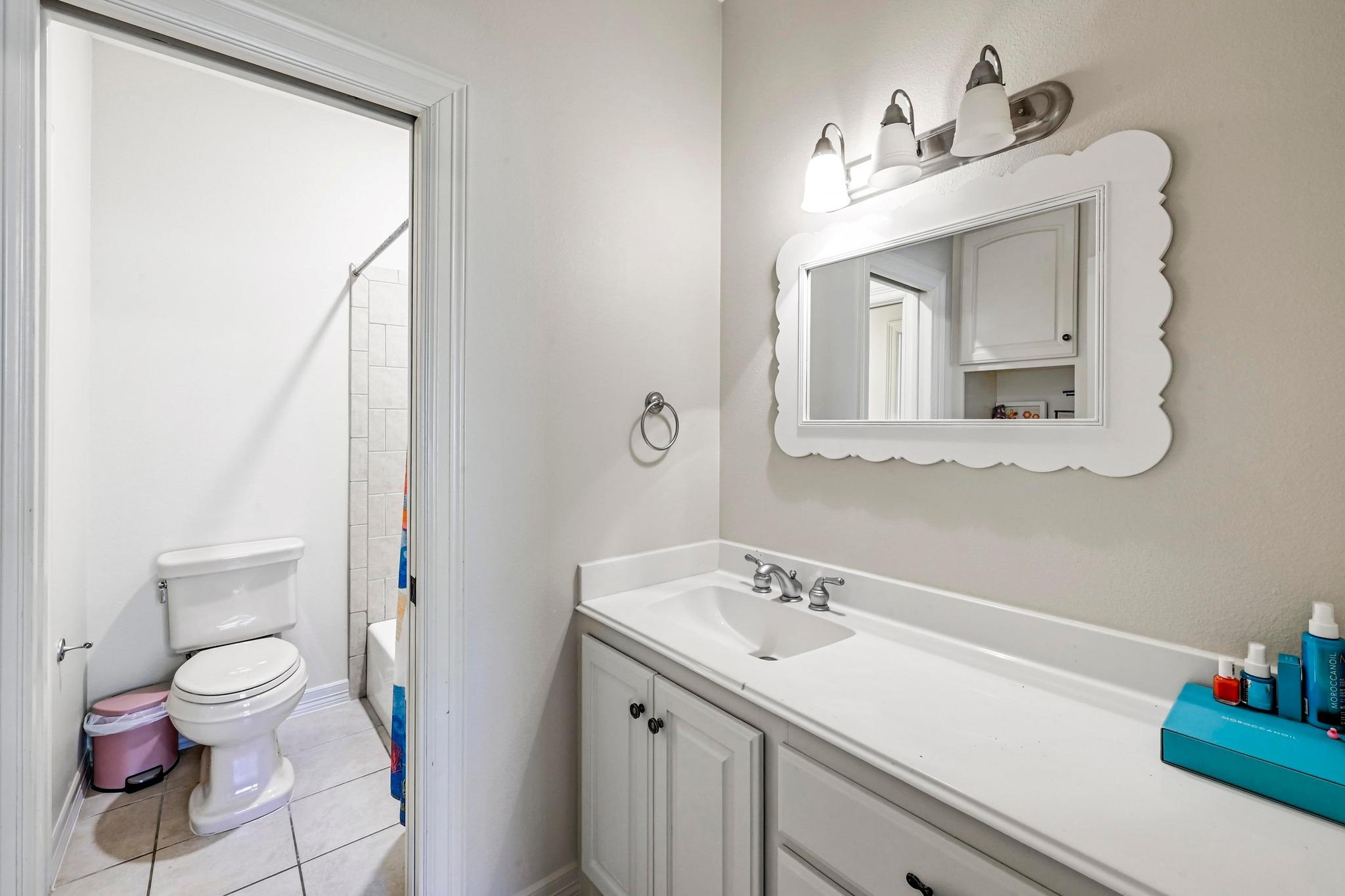 Gated Enclave in Eanes