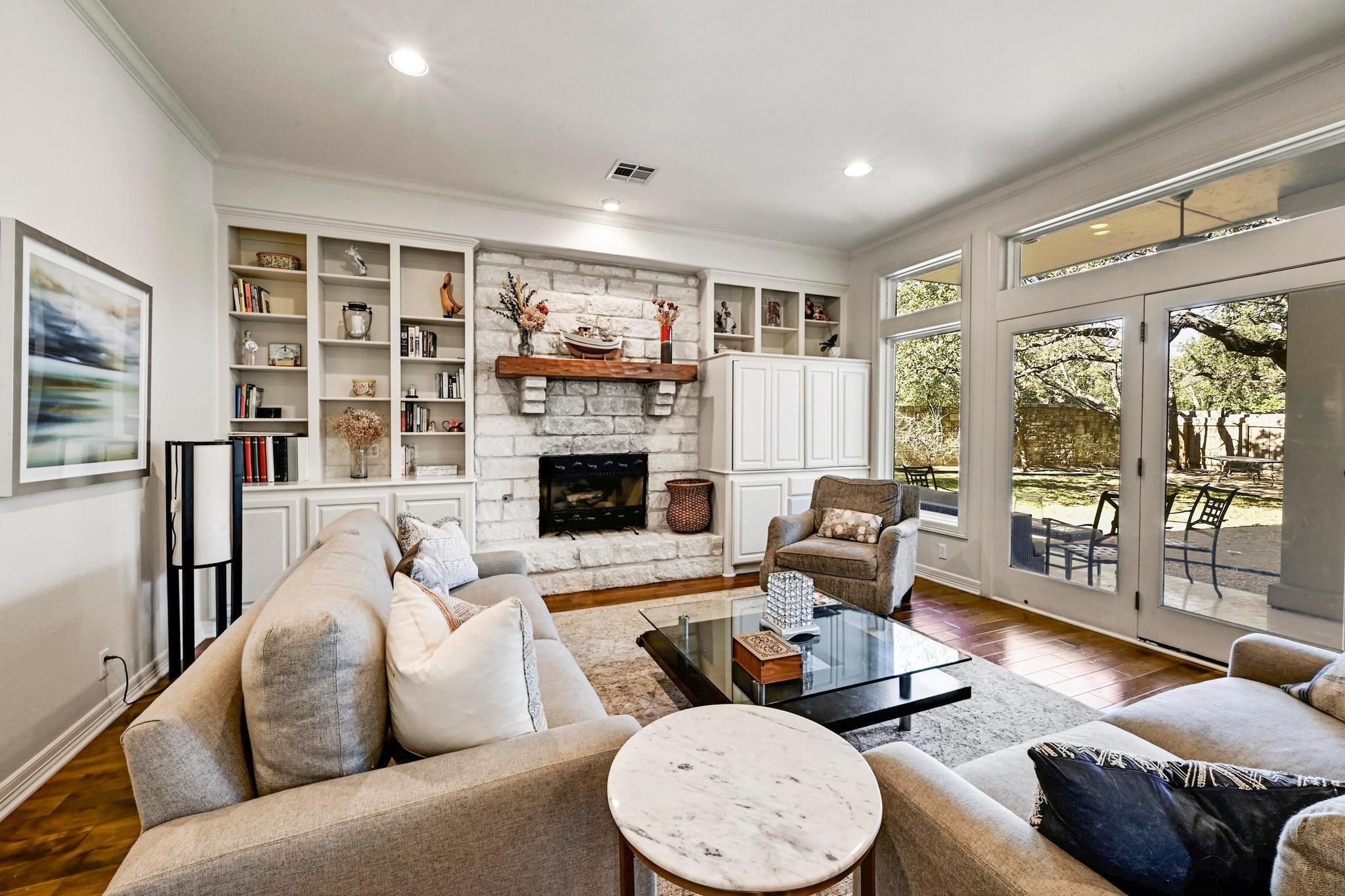 Gated Enclave in Eanes