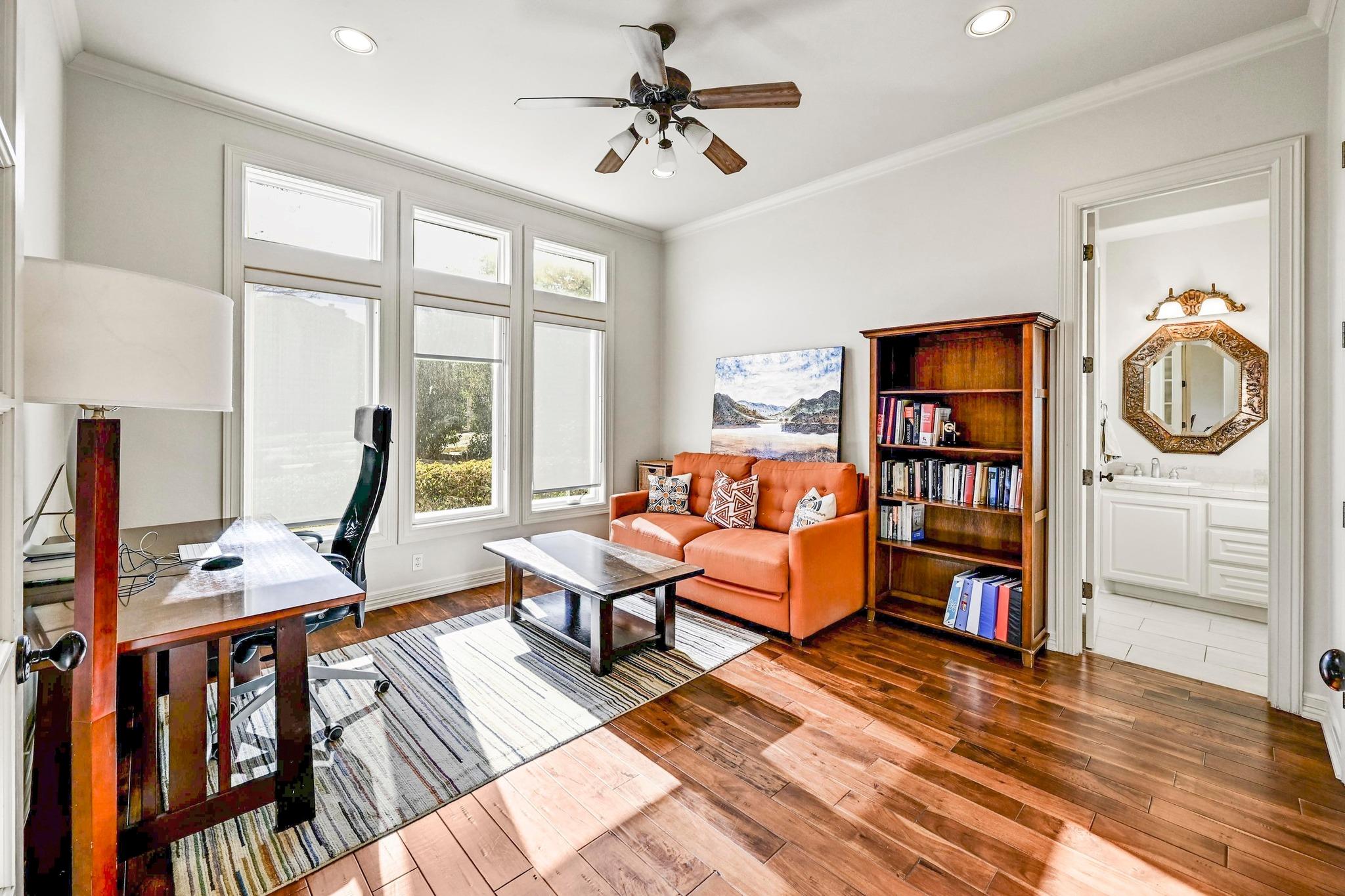 Gated Enclave in Eanes