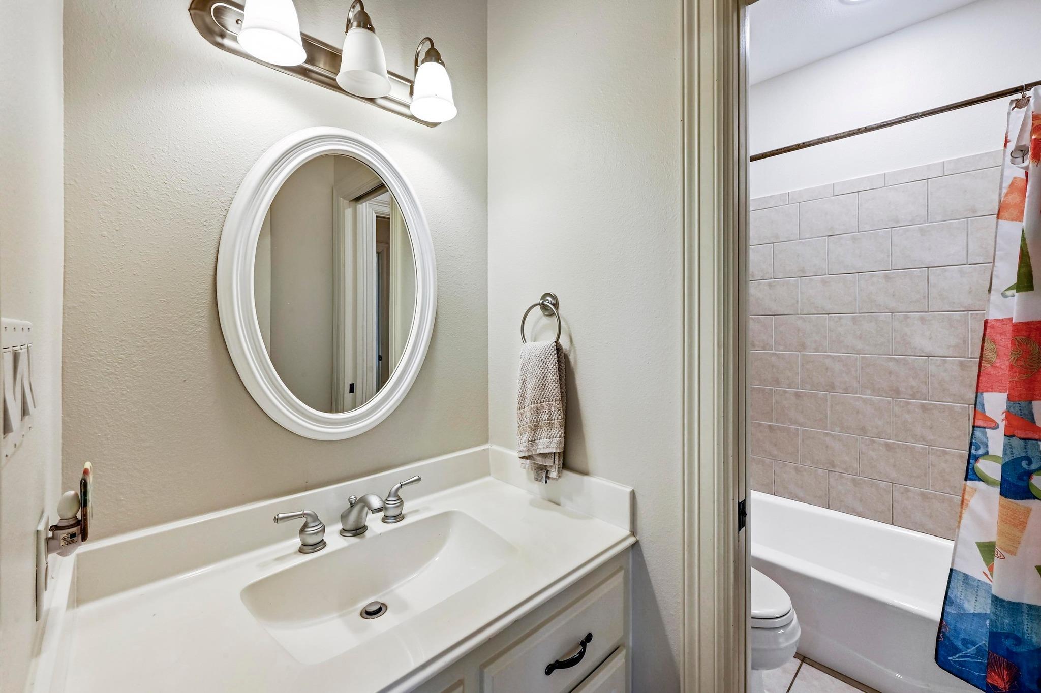 Gated Enclave in Eanes