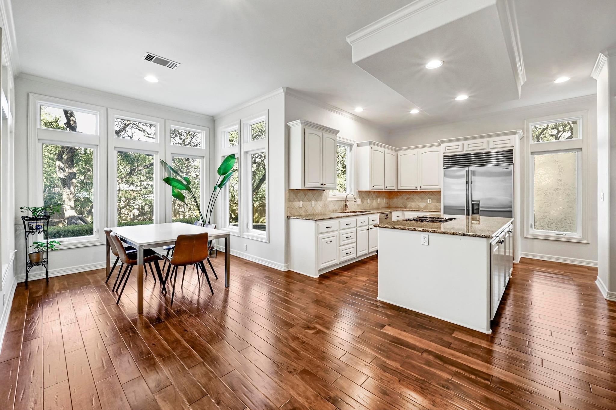 Gated Enclave in Eanes