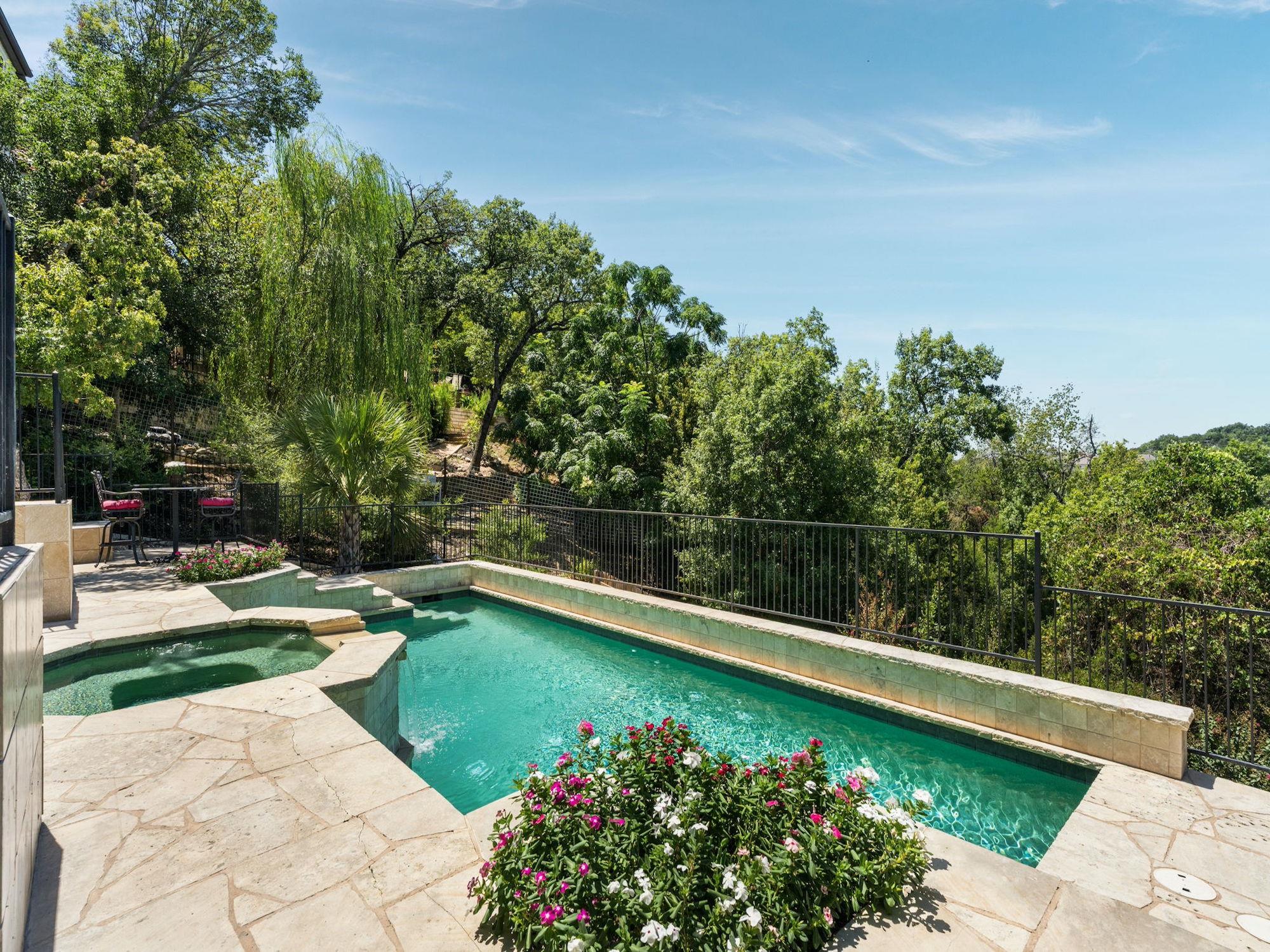 5708 Long CT