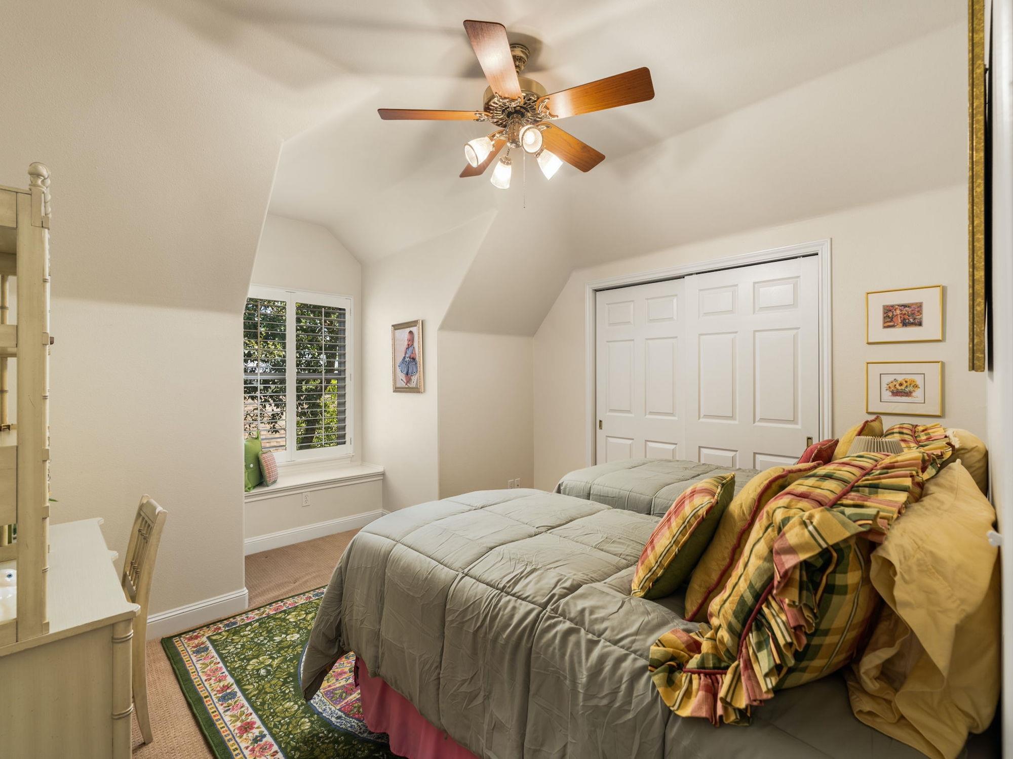 5708 Long CT