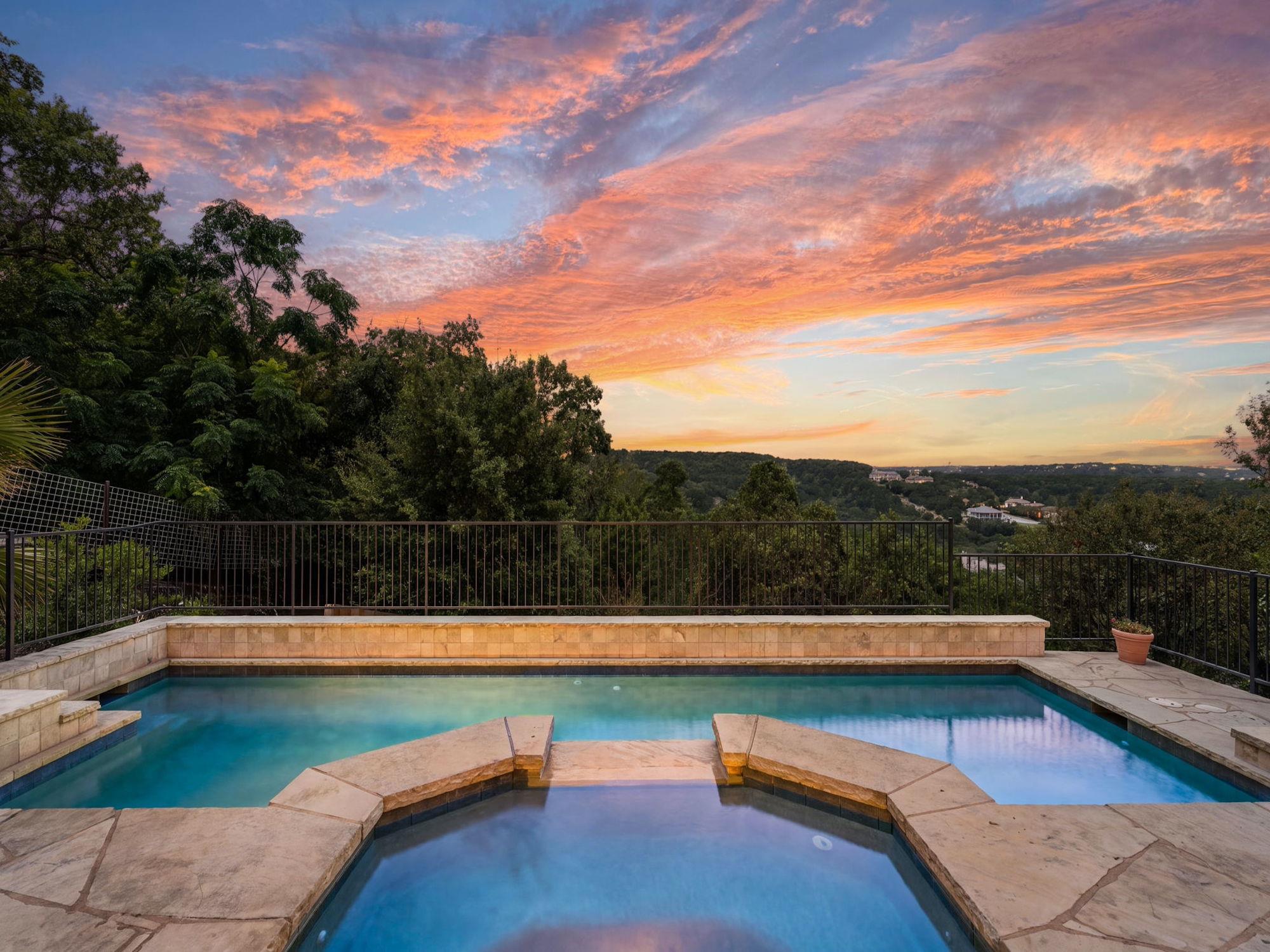 5708 Long CT