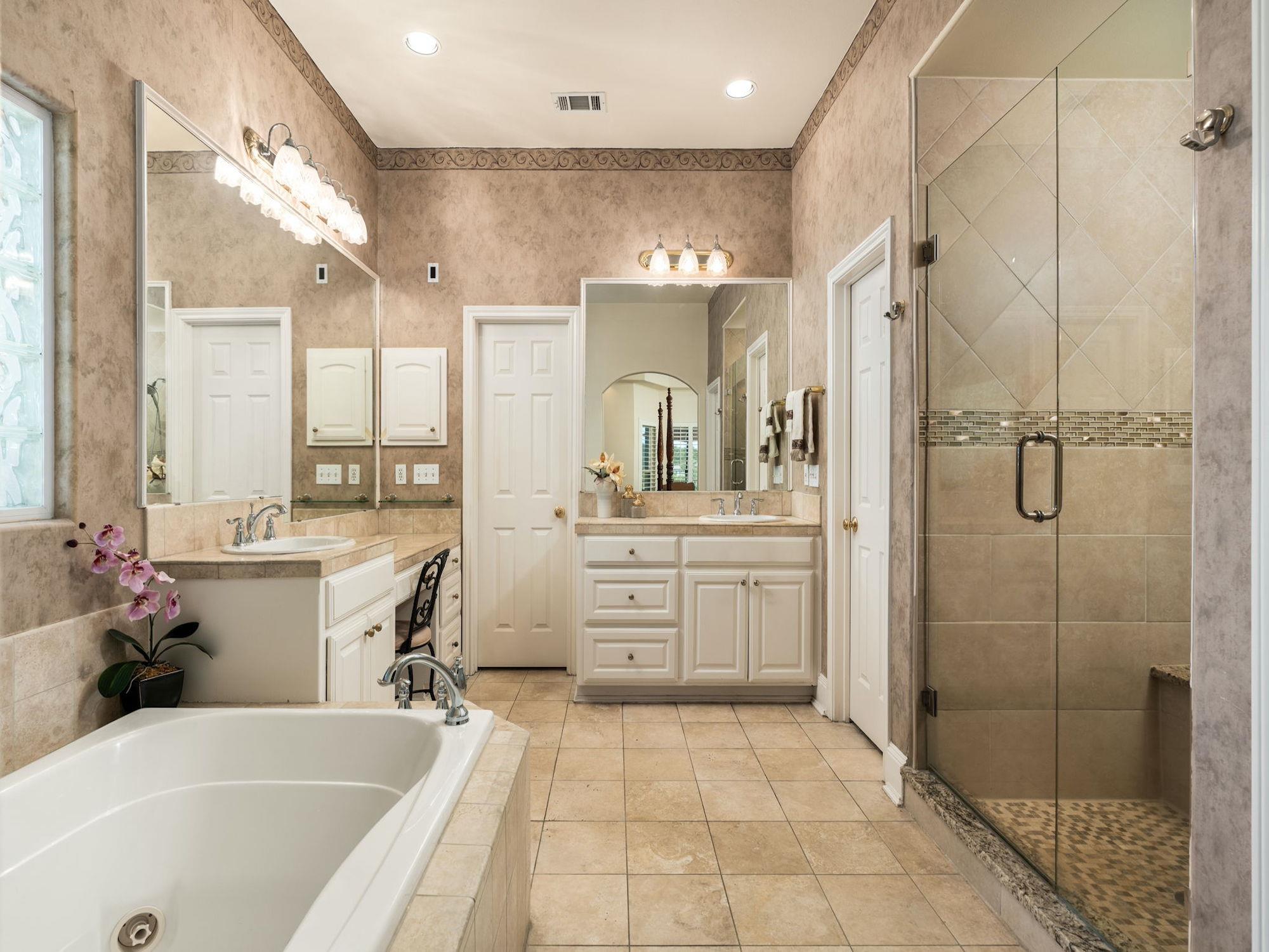 5708 Long CT