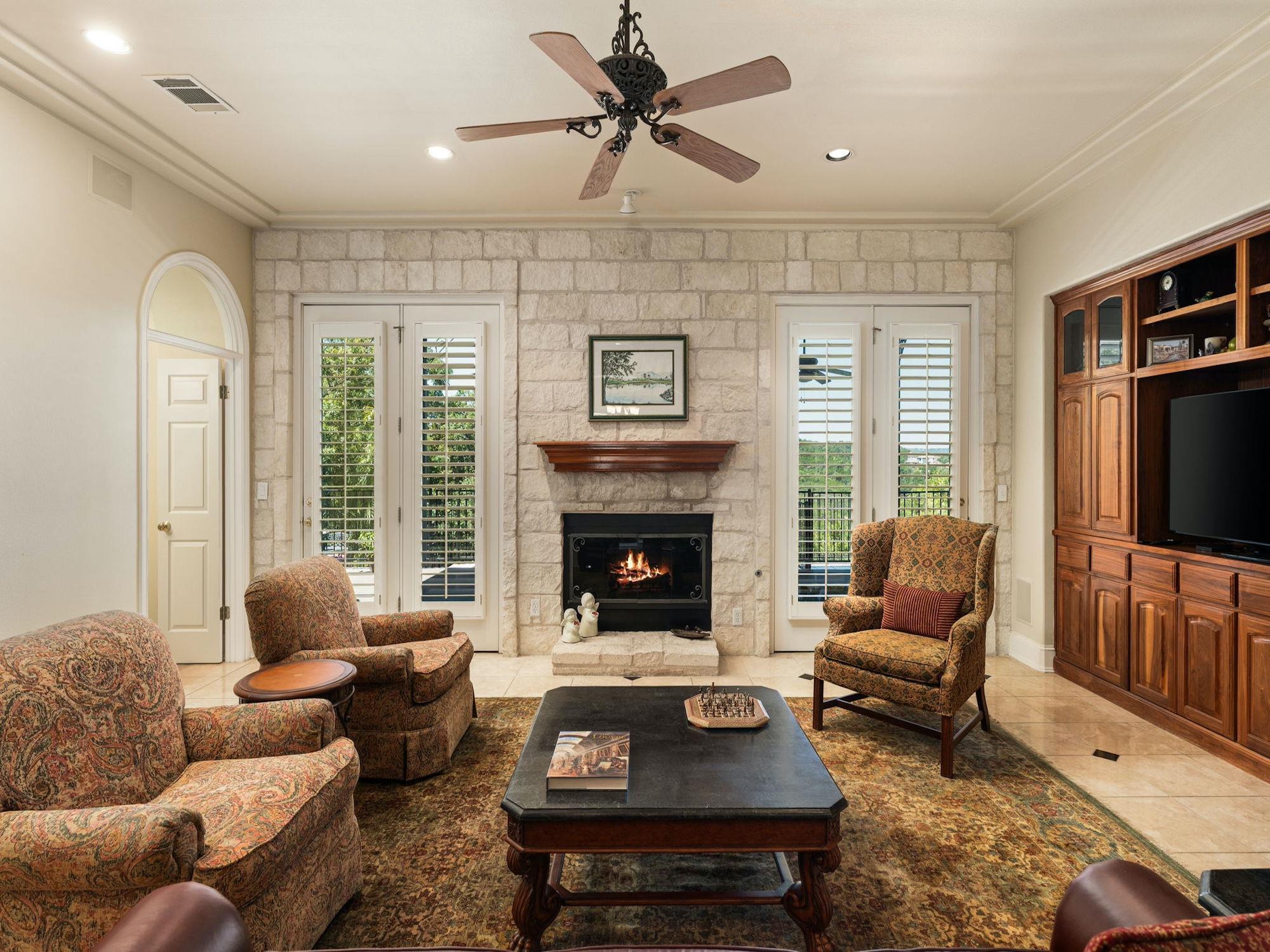 5708 Long CT