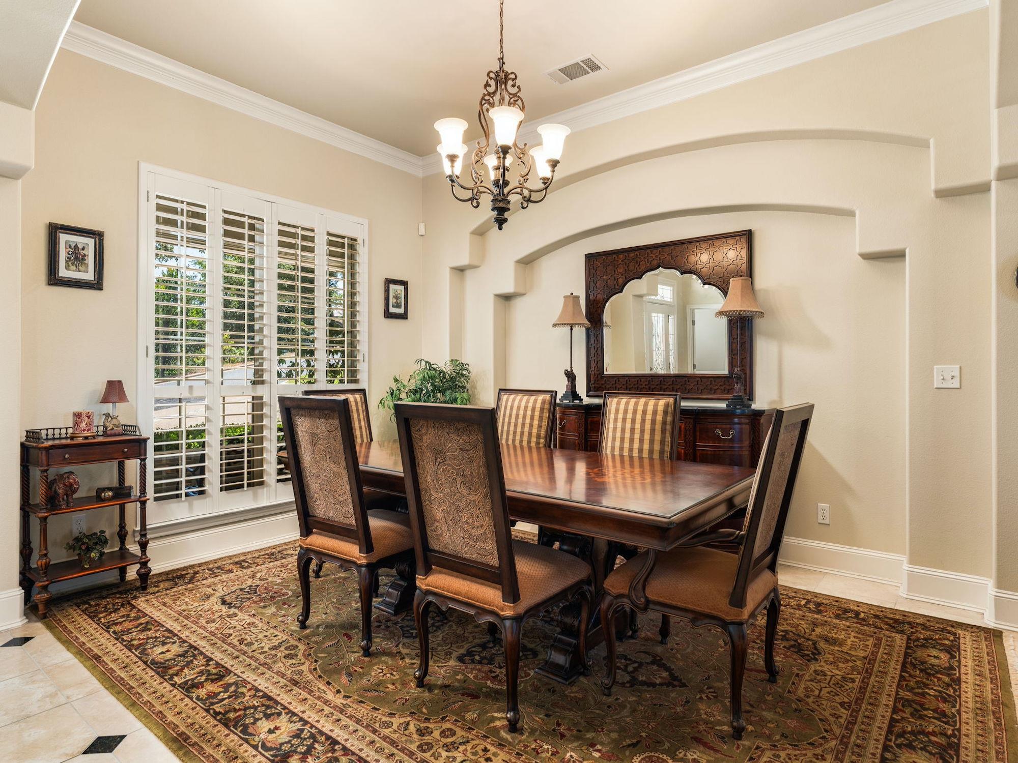 5708 Long CT