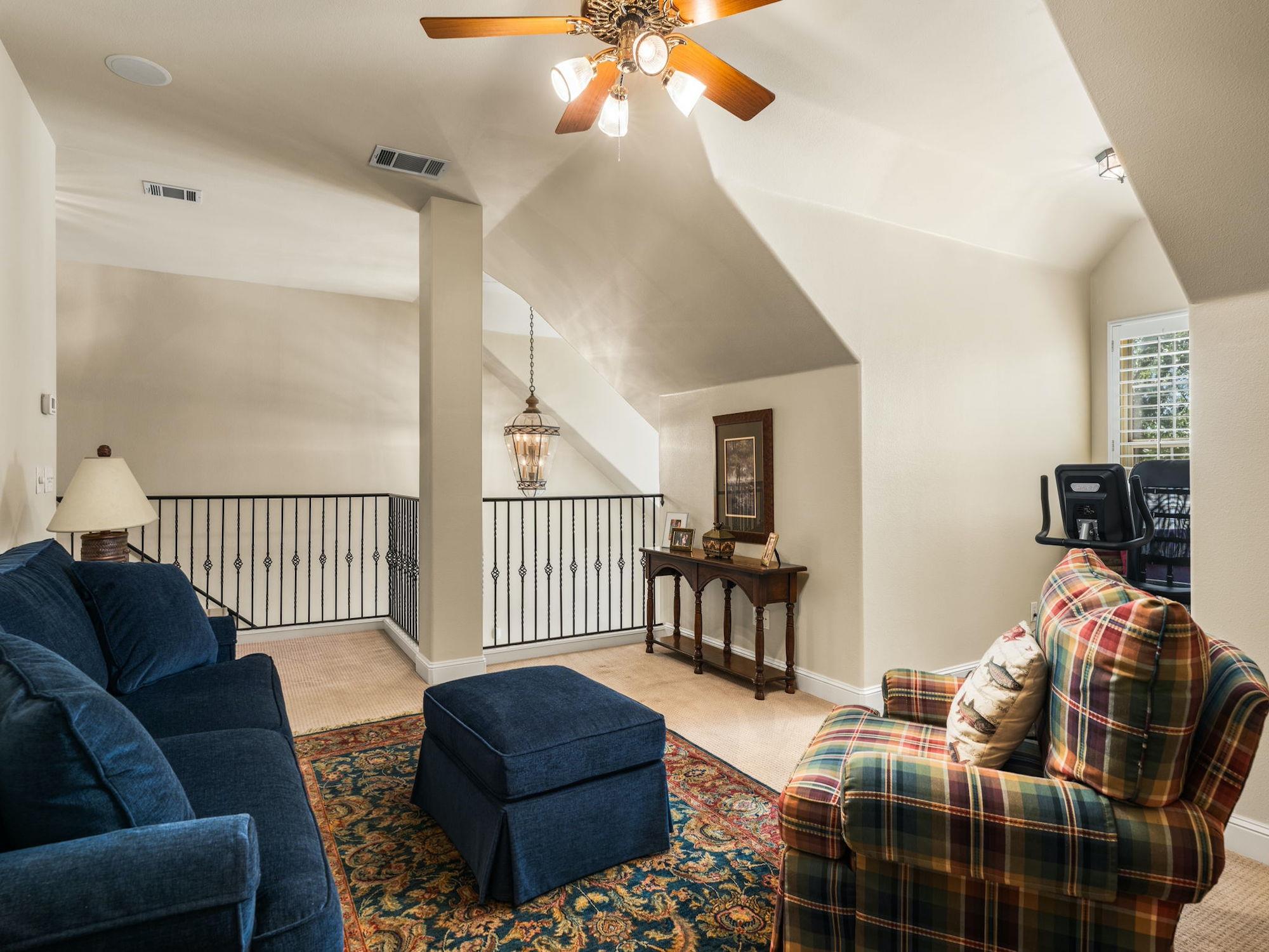 5708 Long CT