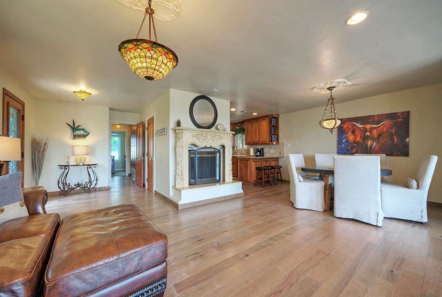 8101 Sharon RD