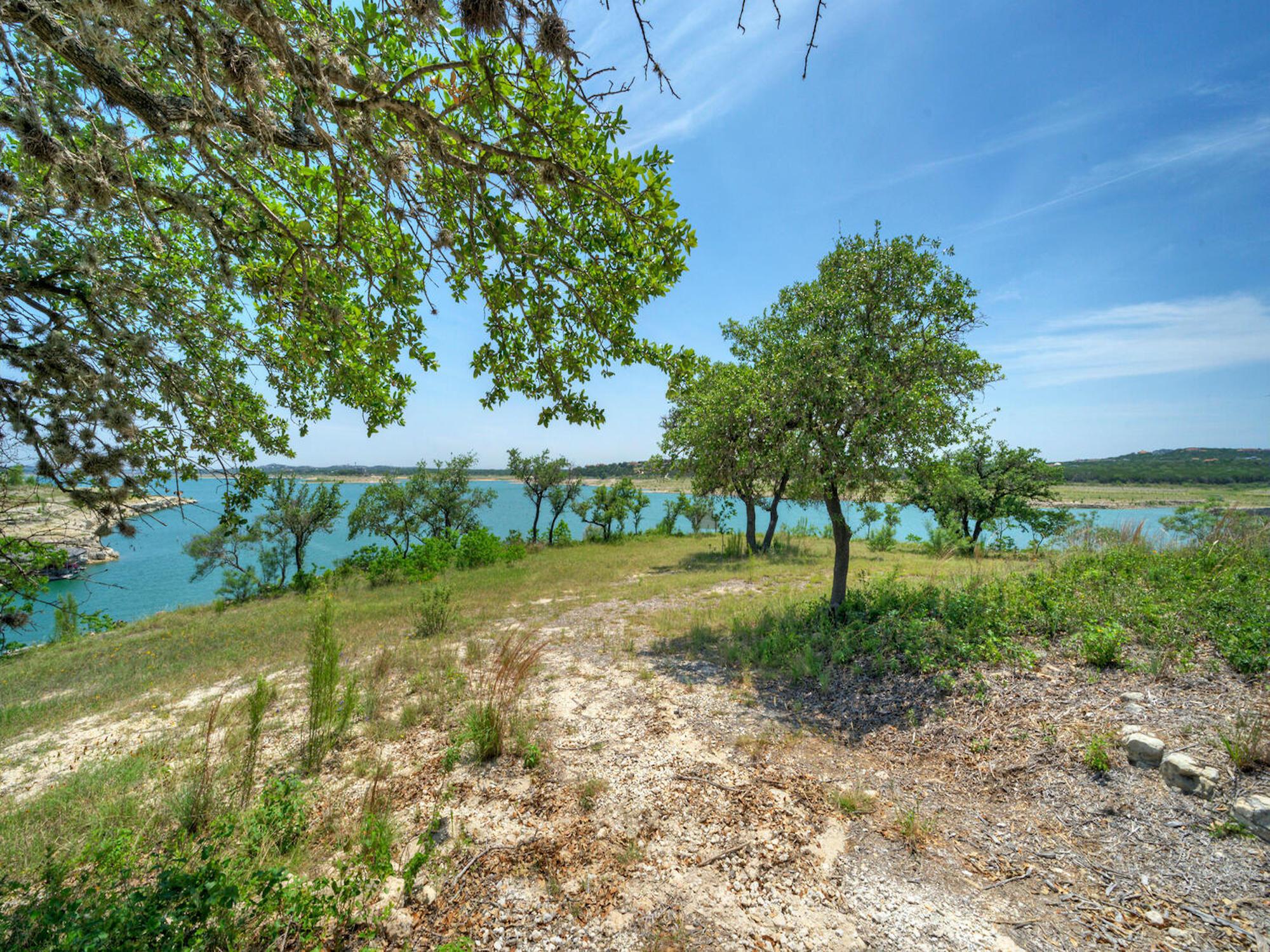 8101 Sharon RD