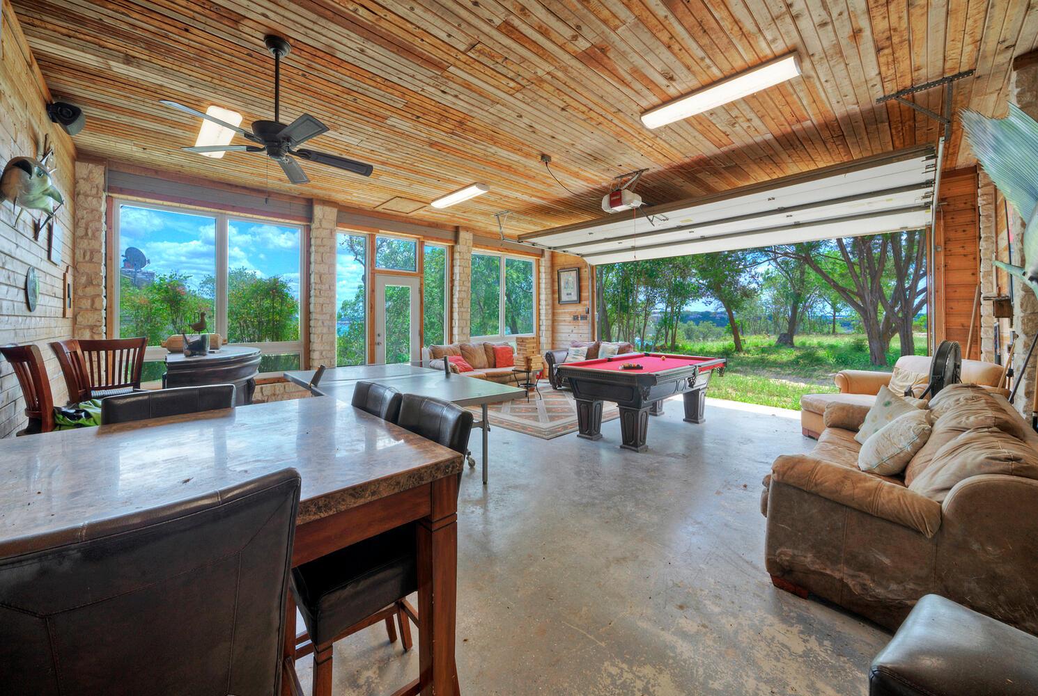 8101 Sharon RD