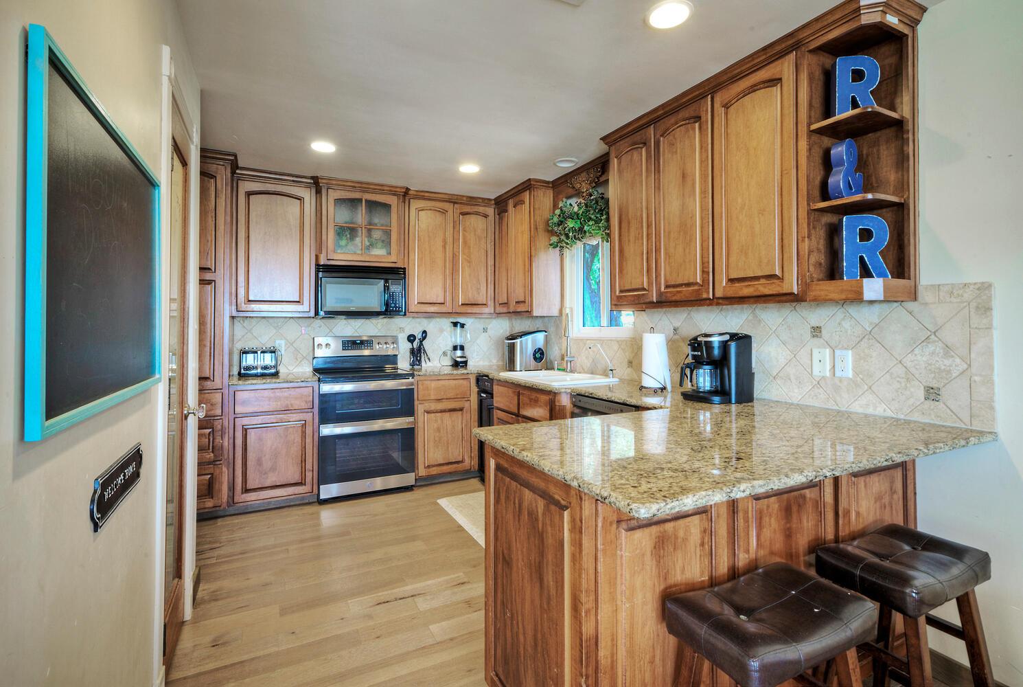 8101 Sharon RD