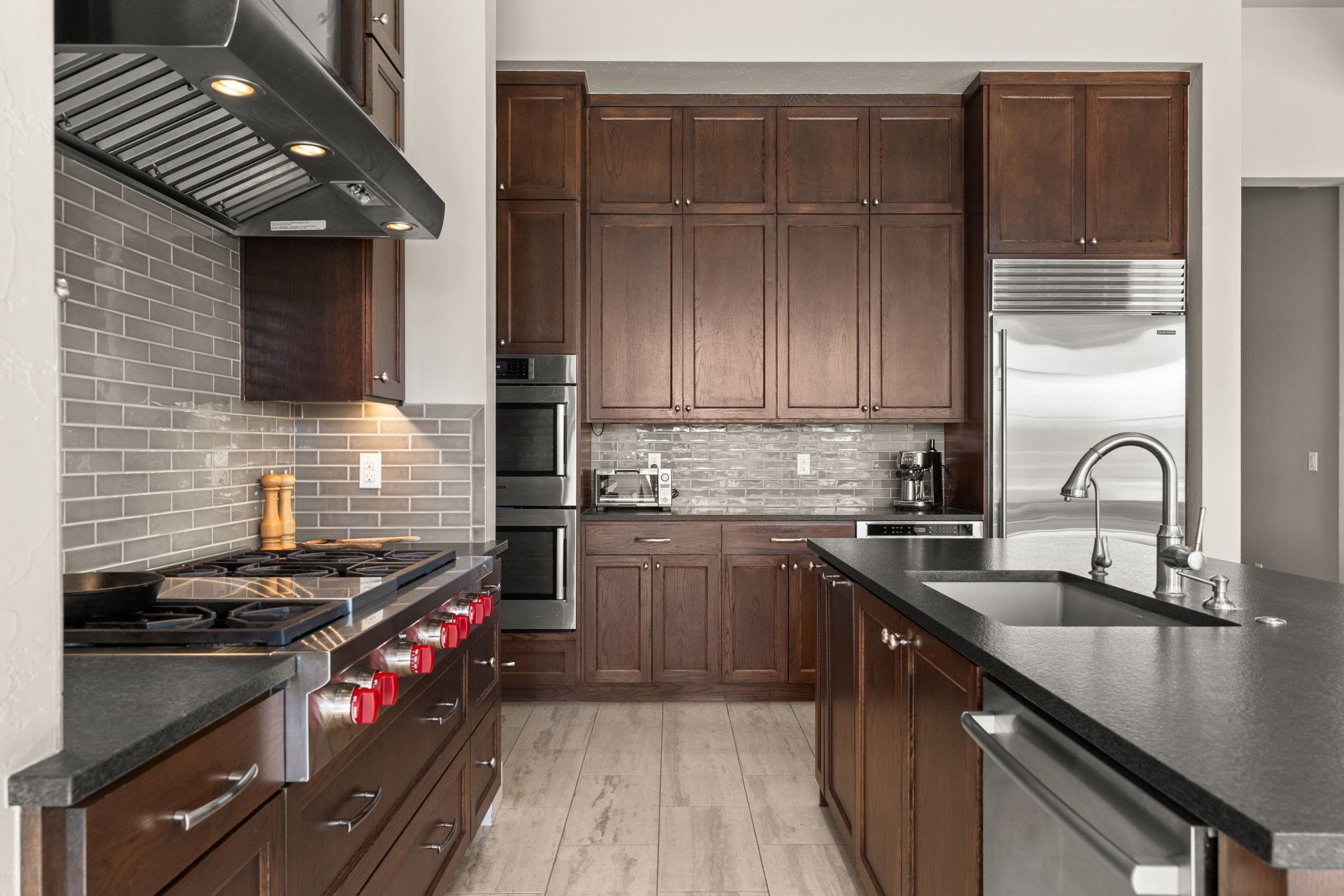 2560 Bell Springs RD