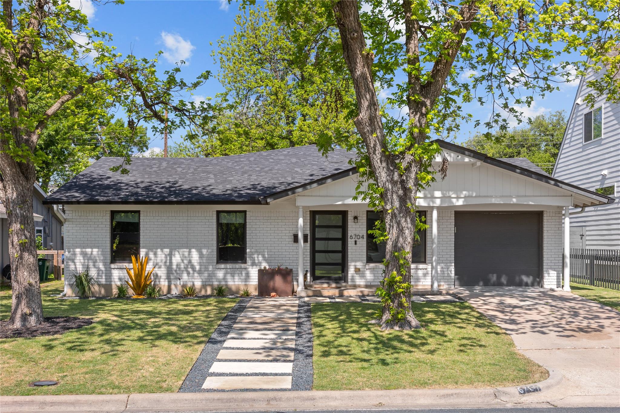 6704 Hardy DR