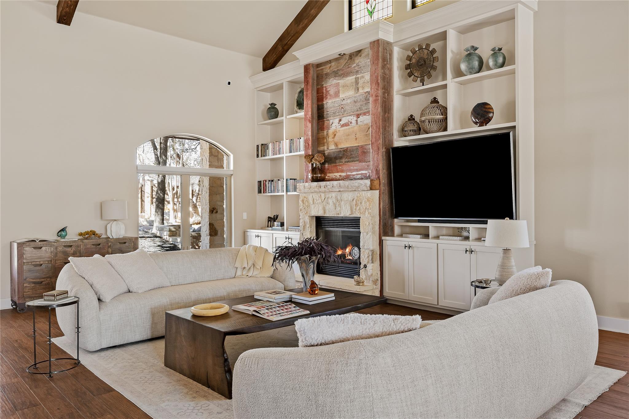 1450 Los Escondidos ST