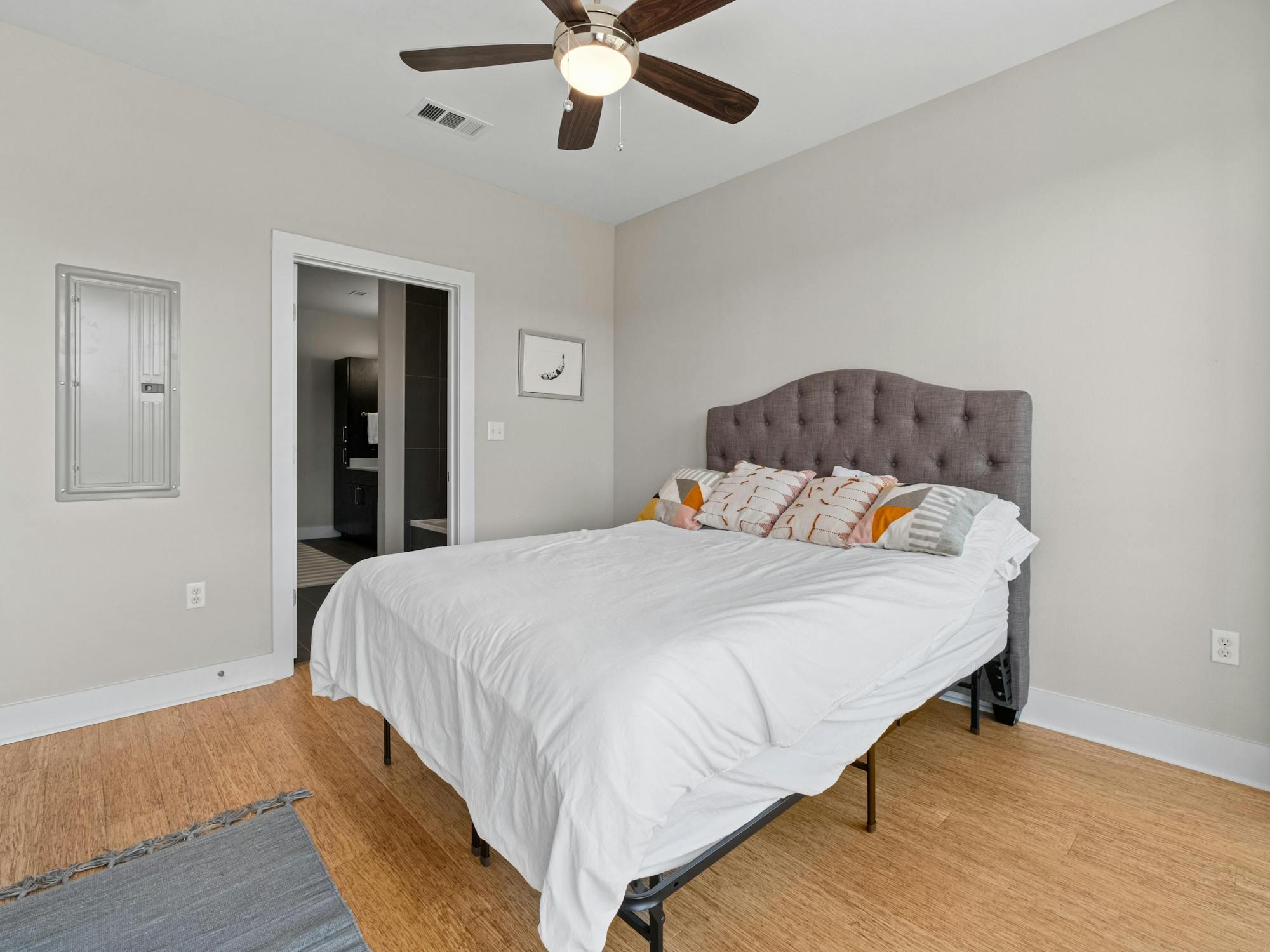 3114 S Congress Ave # 307