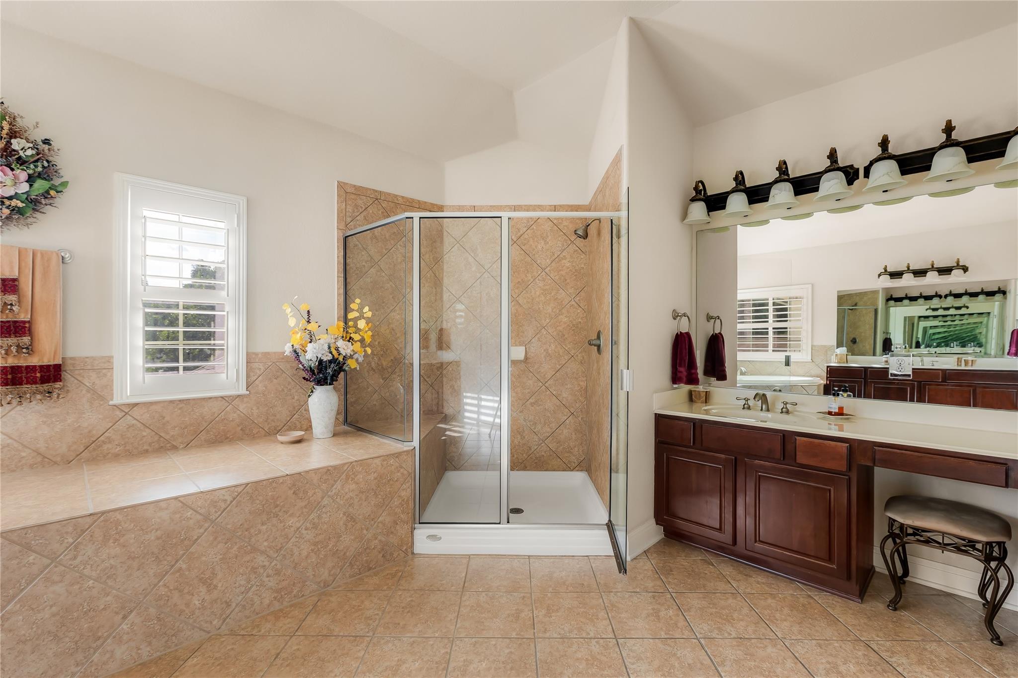 129 Vailco LN
