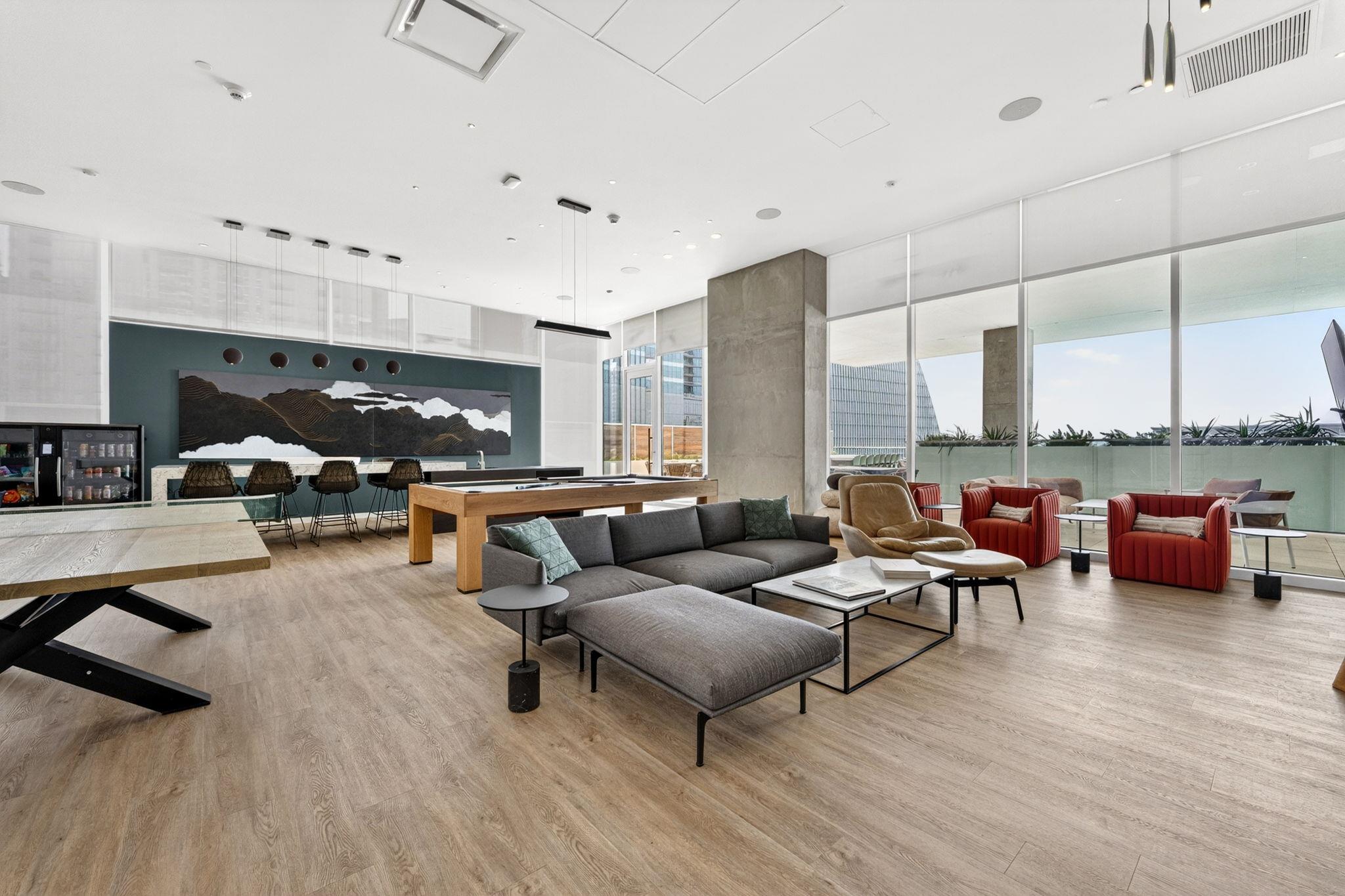 301 West Ave # 1804