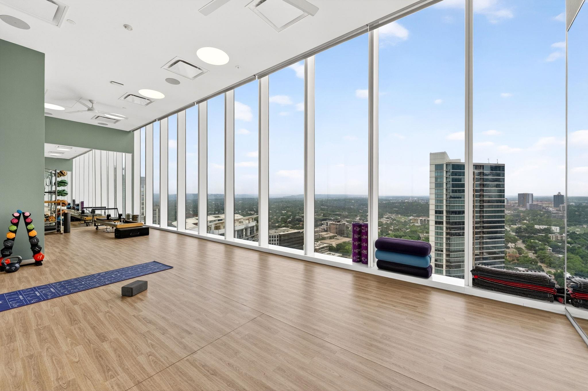 301 West Ave # 1804