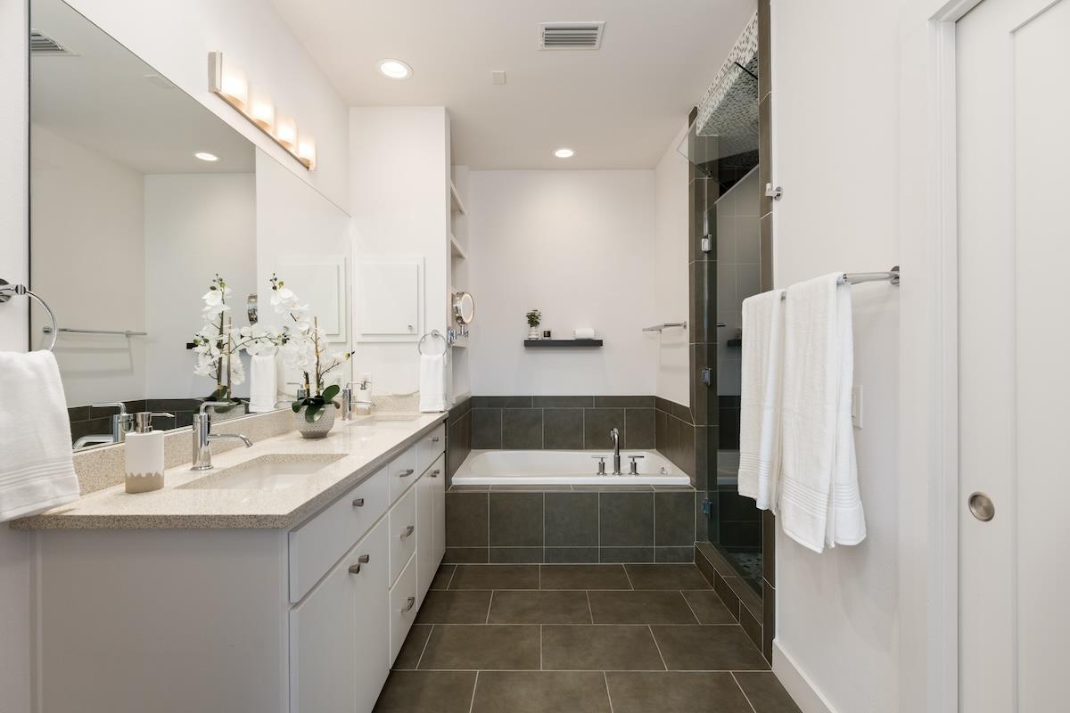 1305 Exposition BLVD #4