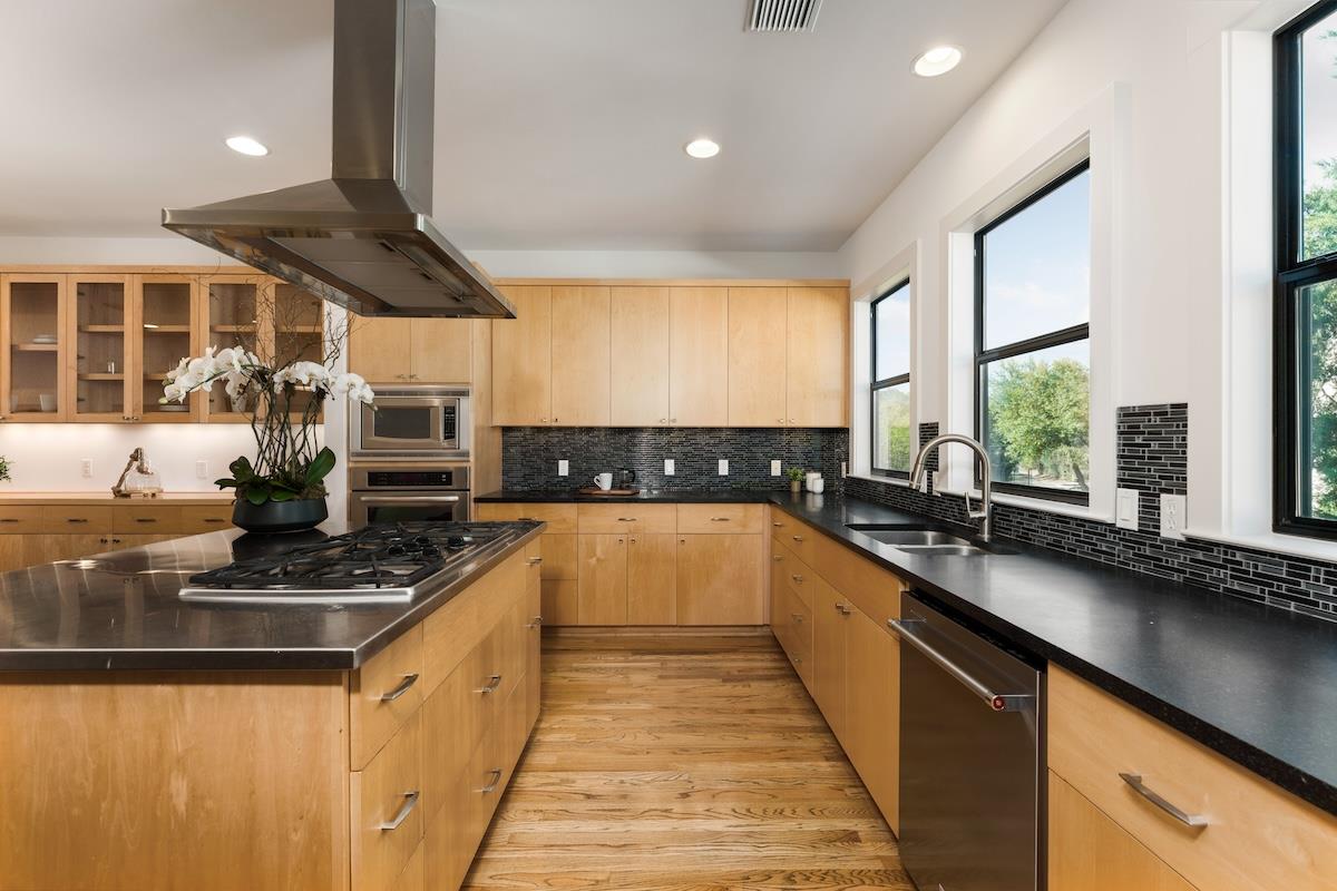 1305 Exposition BLVD #4