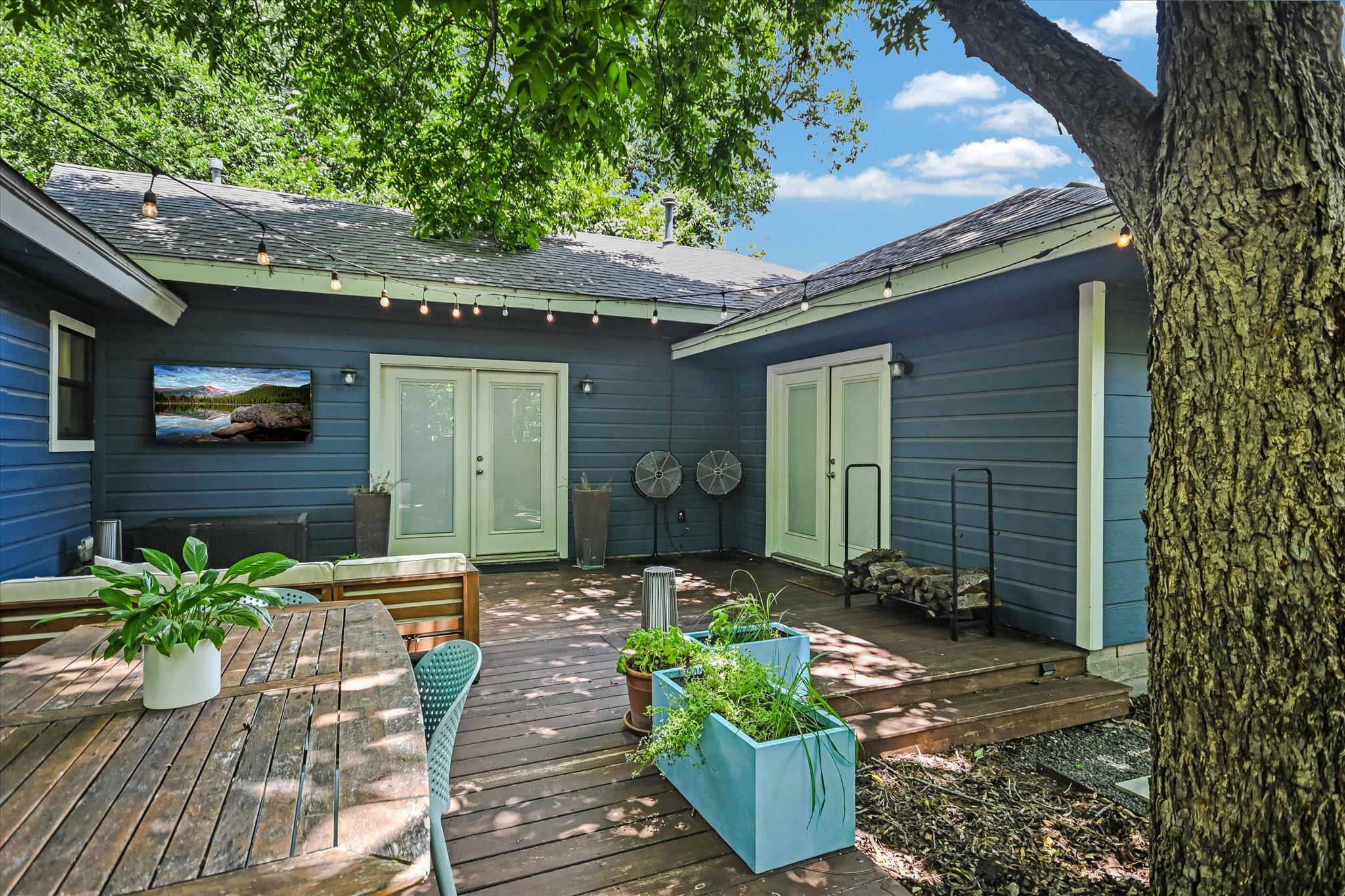 5815 Duval ST