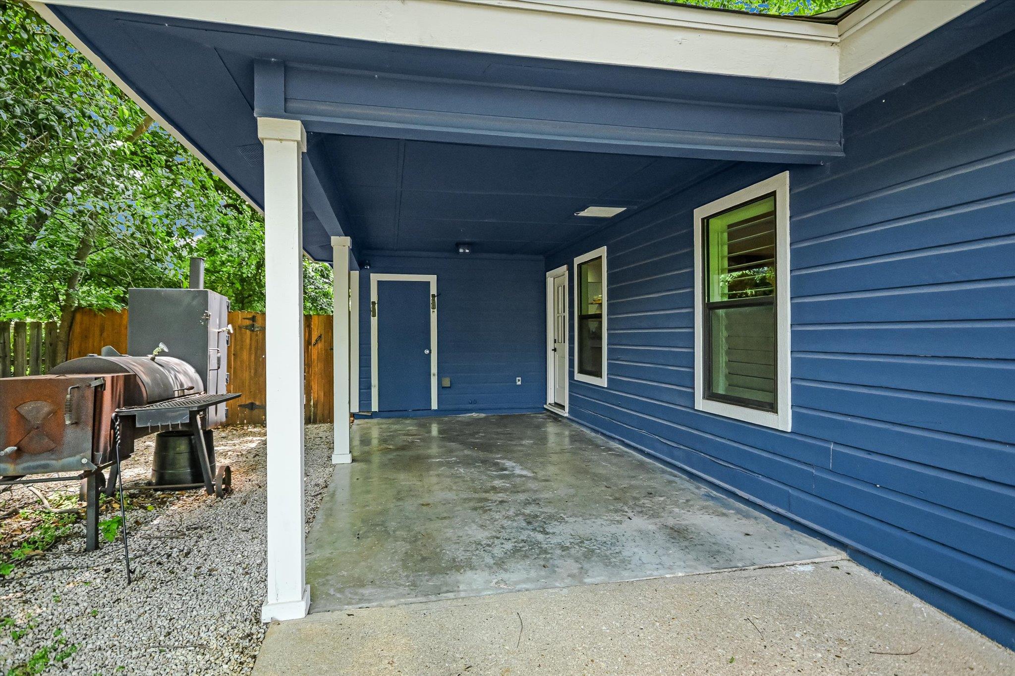 5815 Duval ST