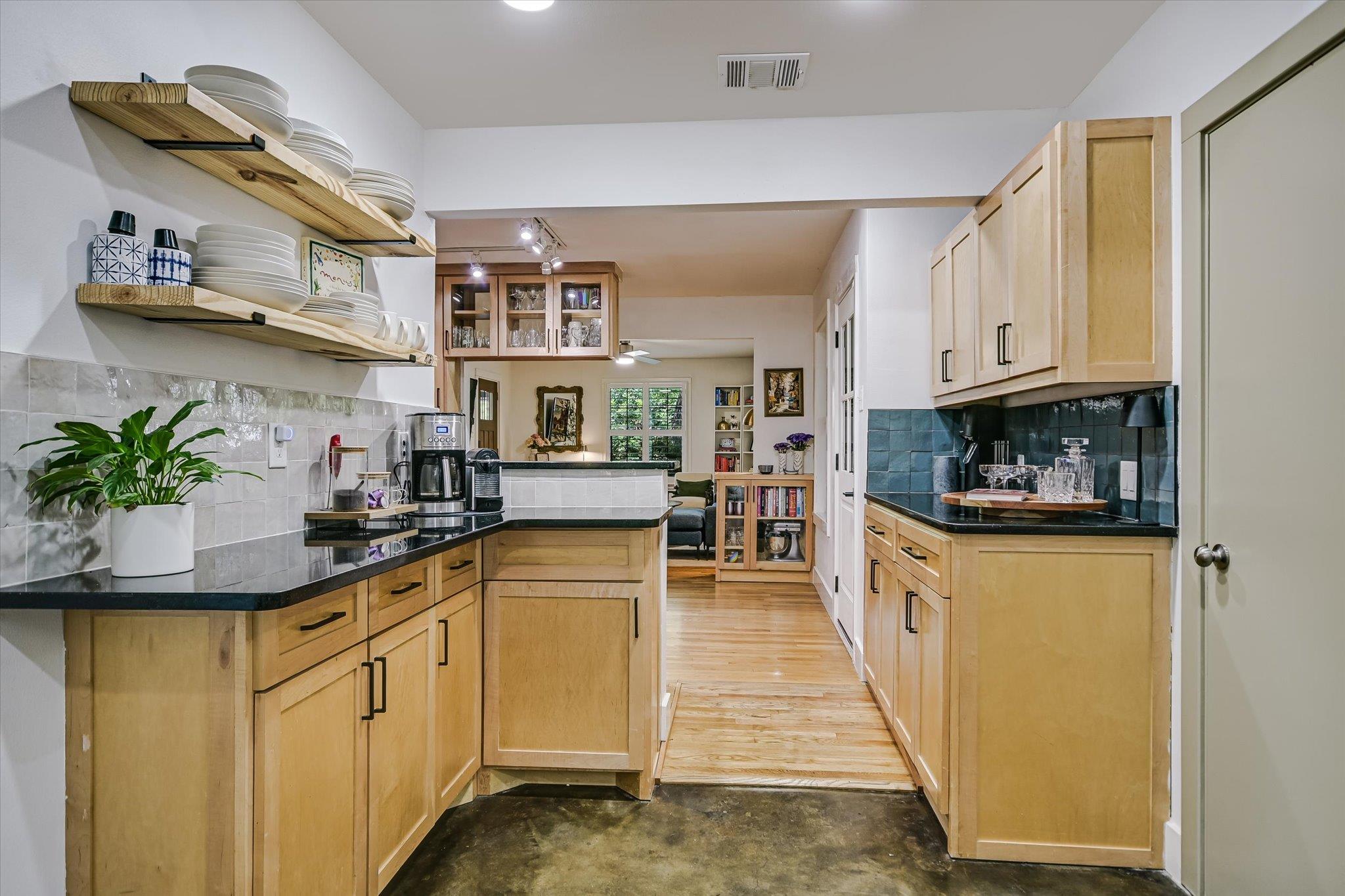 5815 Duval ST