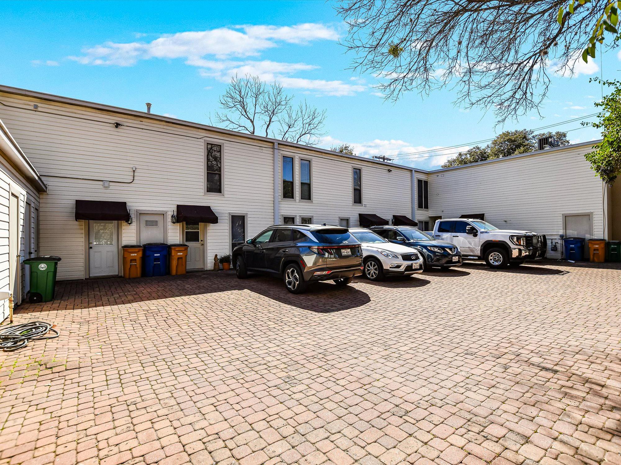 3500 Enfield RD Unit: E