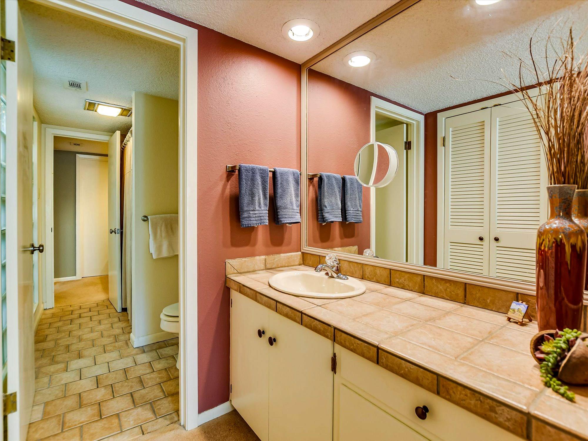 3500 Enfield RD Unit: E