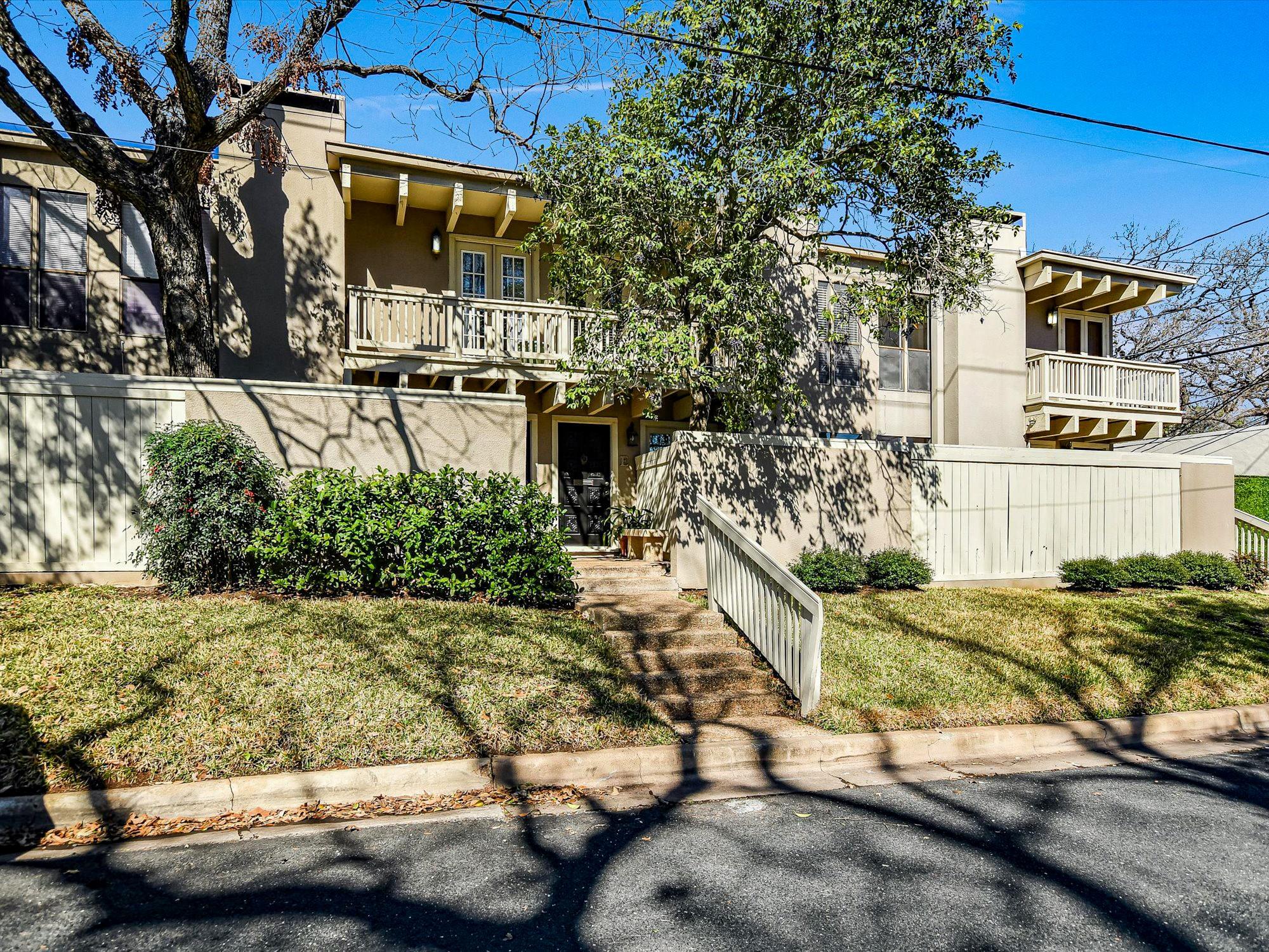 3500 Enfield RD Unit: E