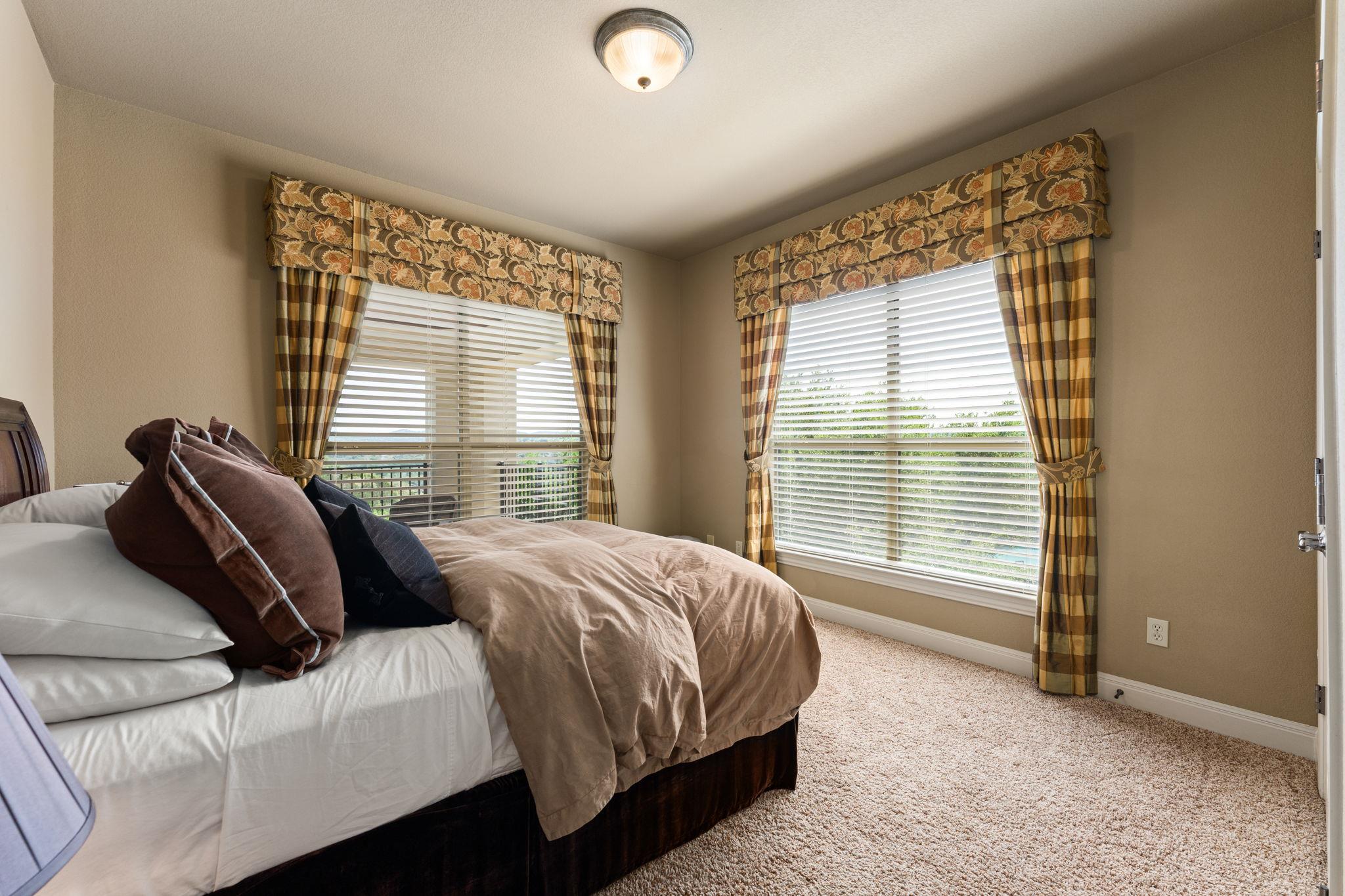 205 Emerald Ridge DR