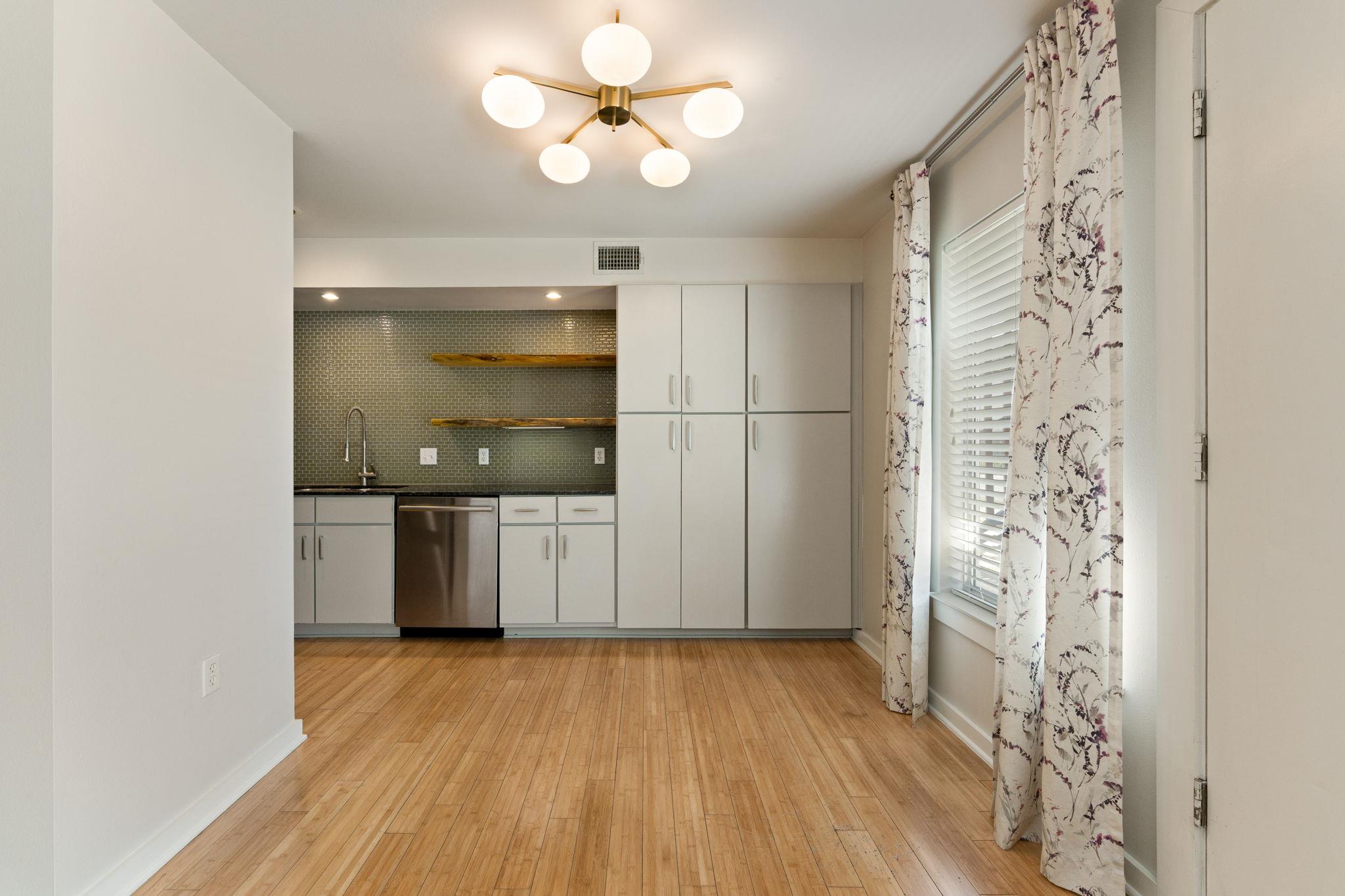 2200 Dickson DR # 119