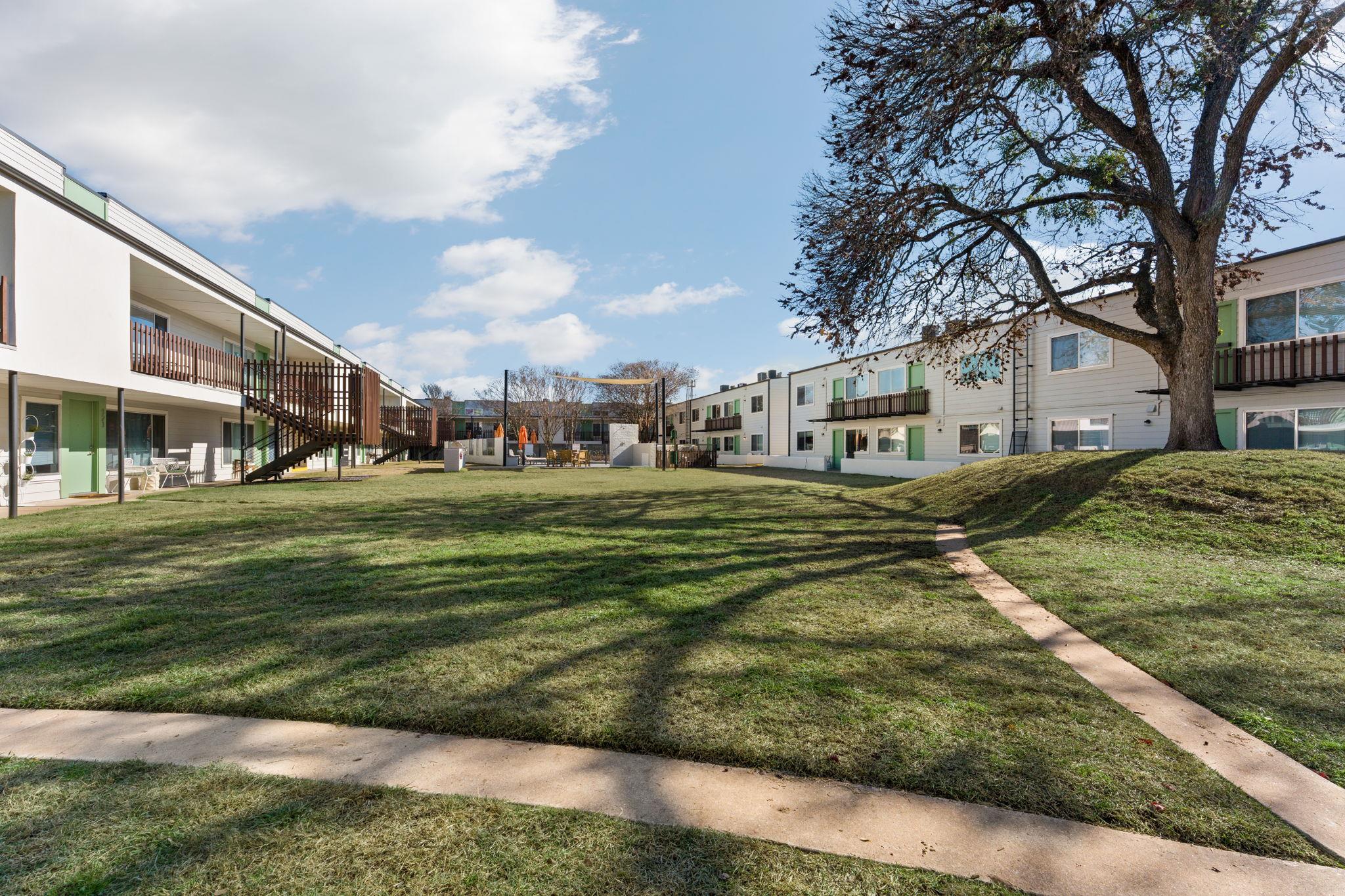 2200 Dickson DR # 119