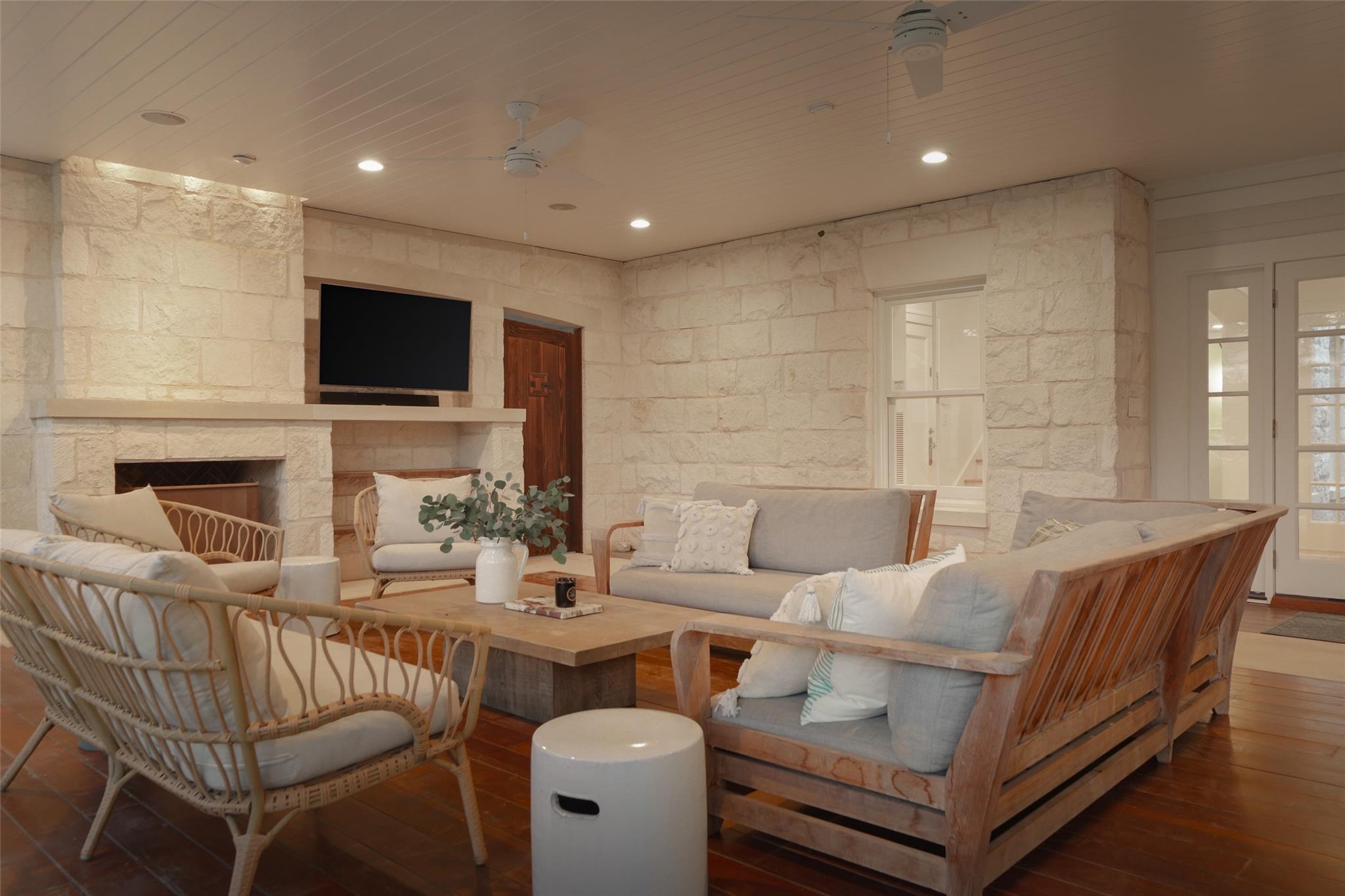2308 Bridle Path