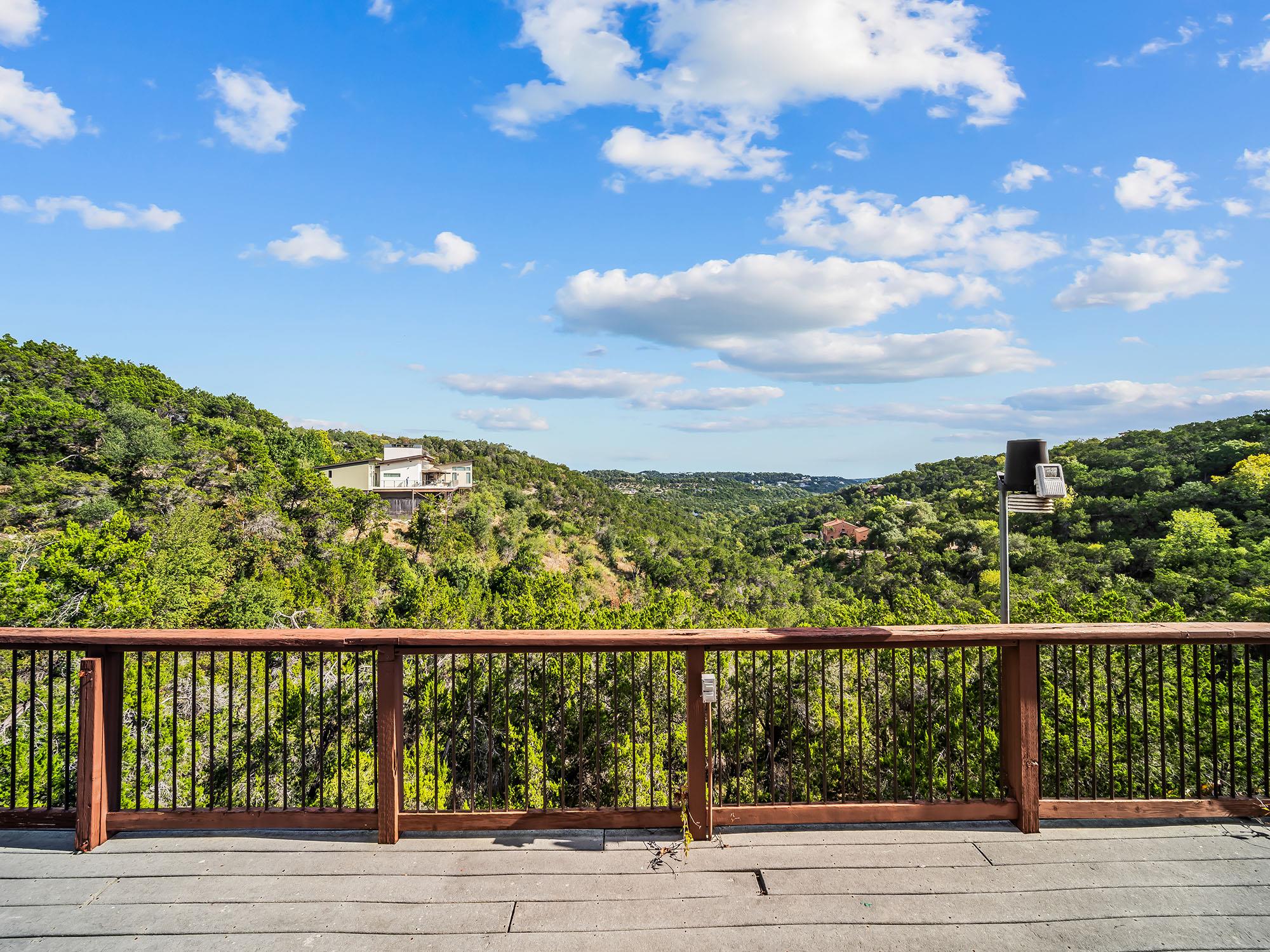 1302 Circle Ridge DR