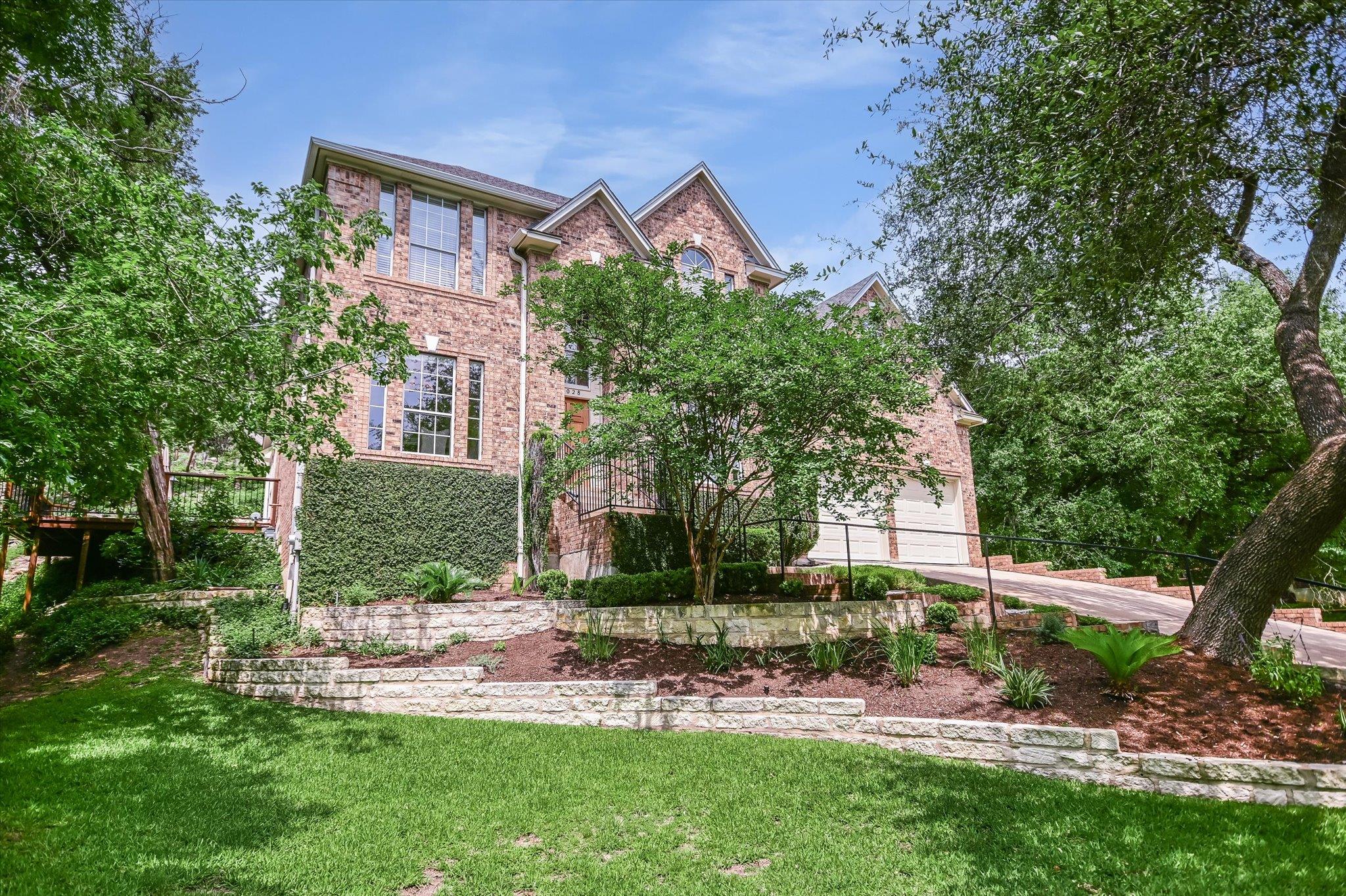4028 Walnut Clay DR