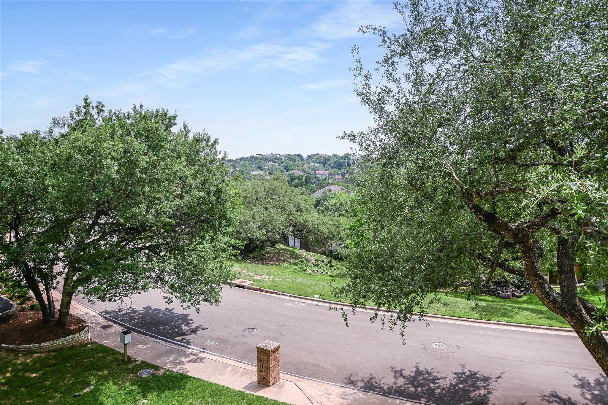 4028 Walnut Clay DR