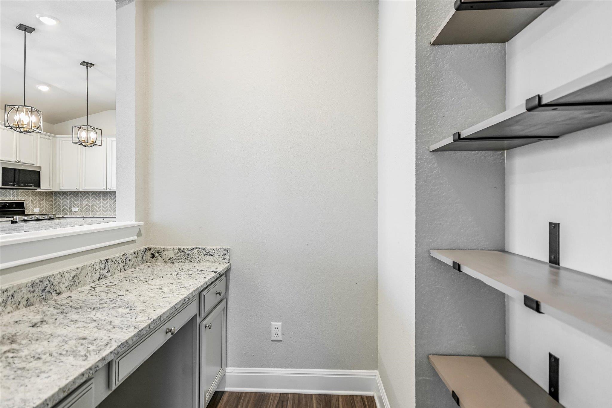 373 Victoria Peak LOOP