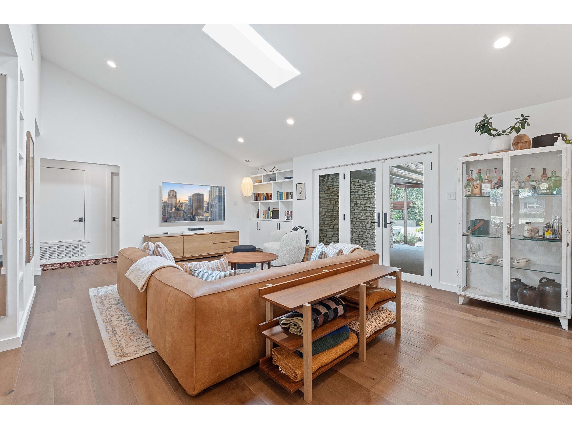 4508 Erin LN