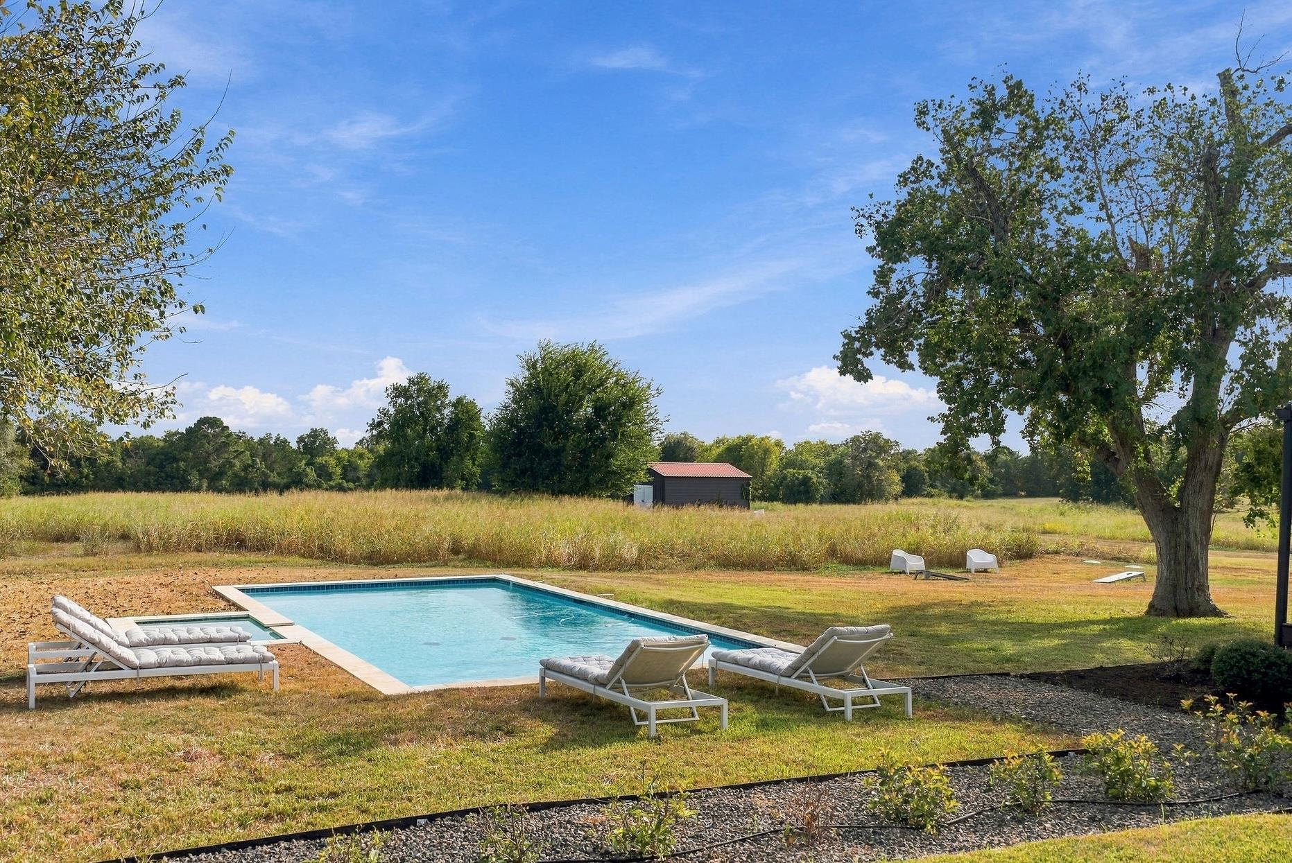 6389 Miller RD