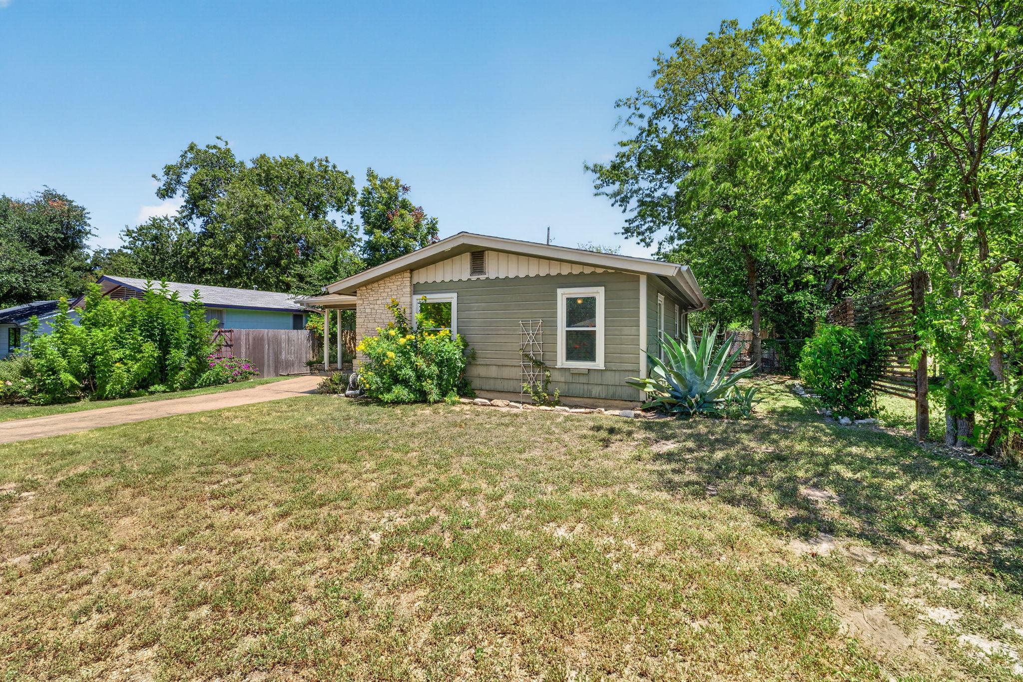 200 E Skyview RD