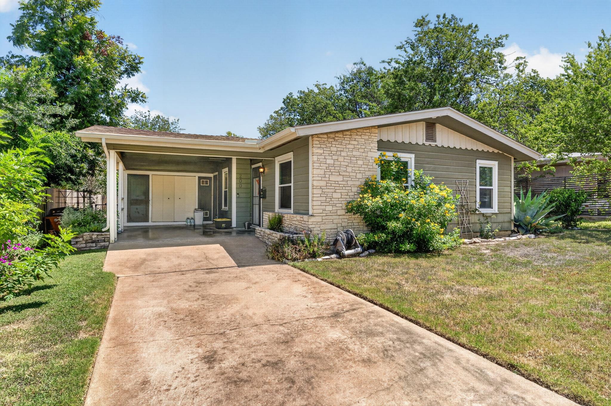 200 E Skyview RD