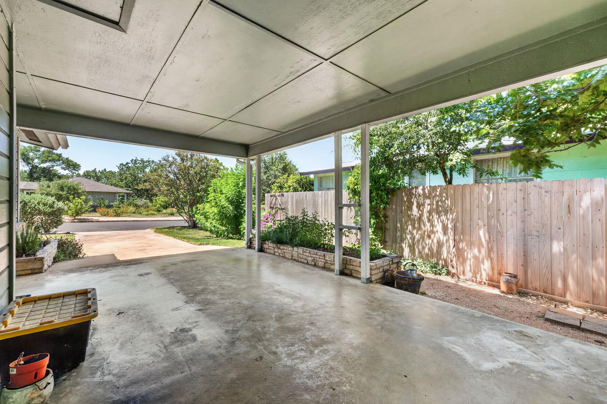 200 E Skyview RD