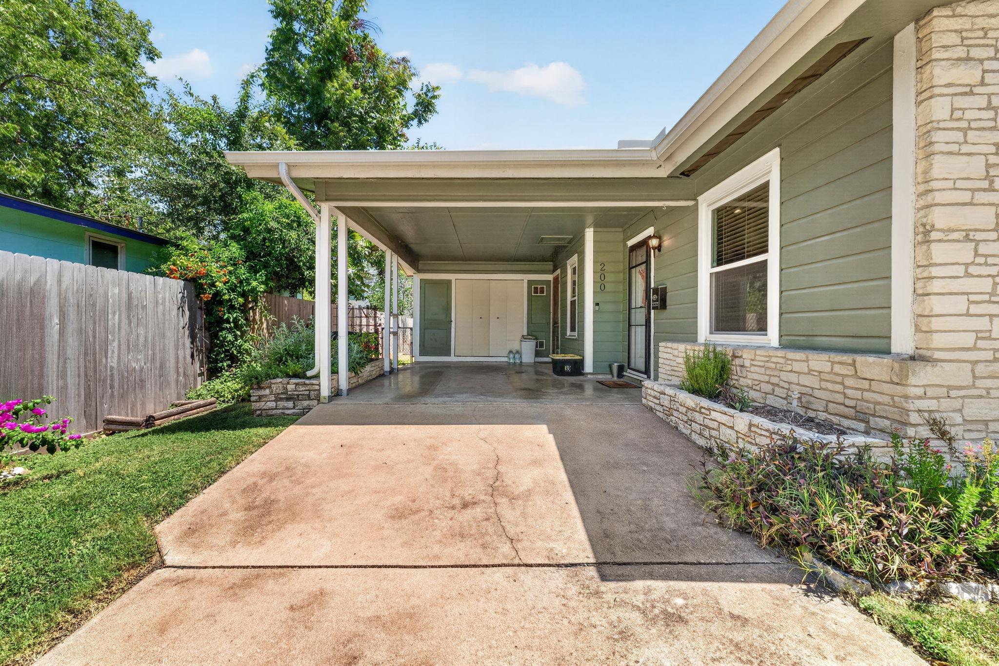 200 E Skyview RD