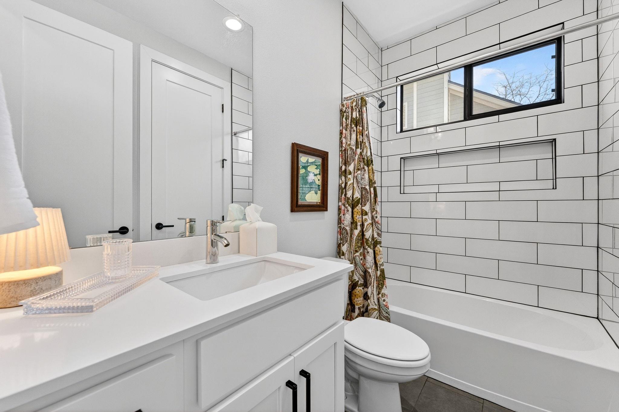 5313 Woodrow Ave # 1