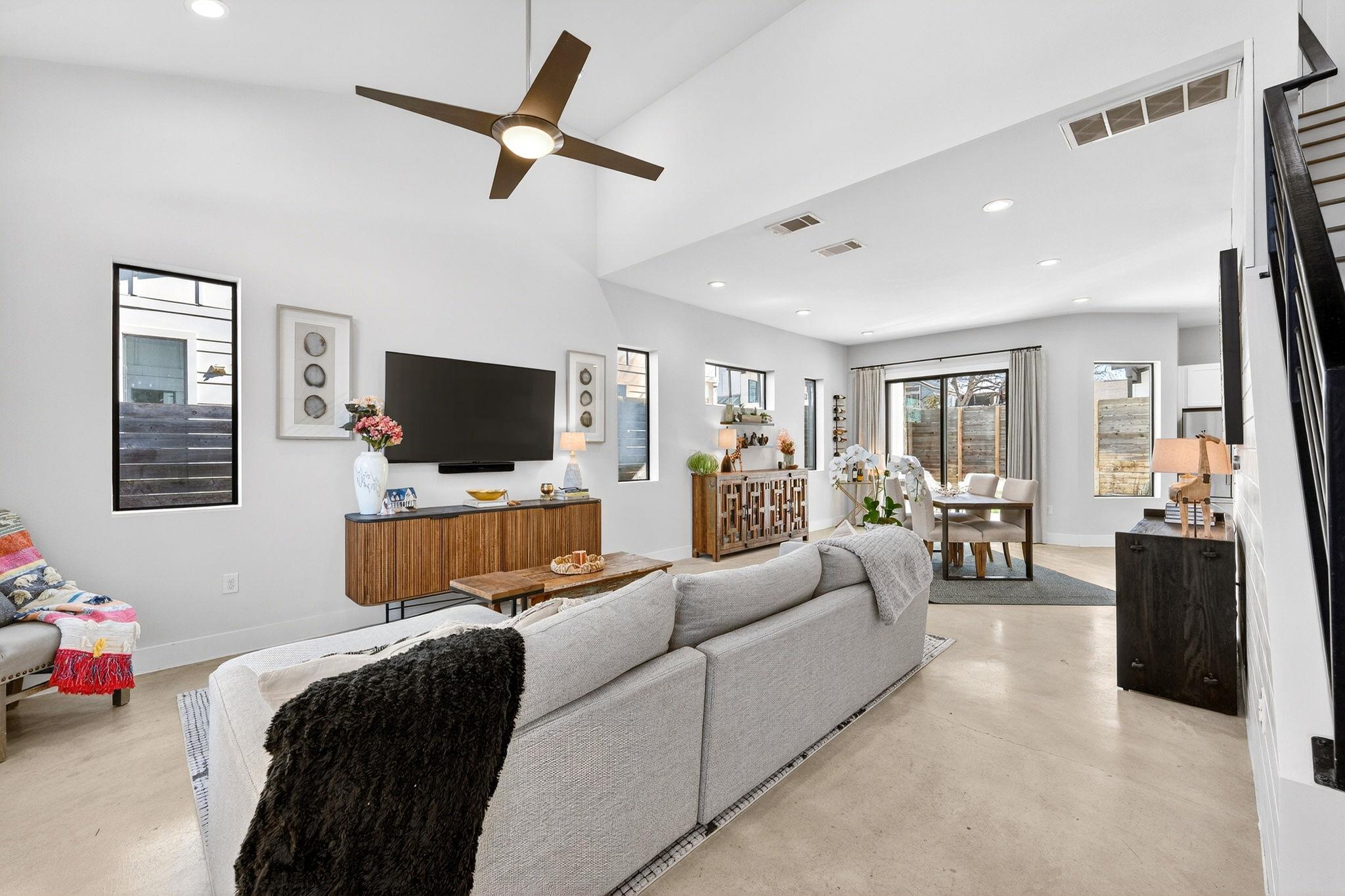 5313 Woodrow Ave # 1