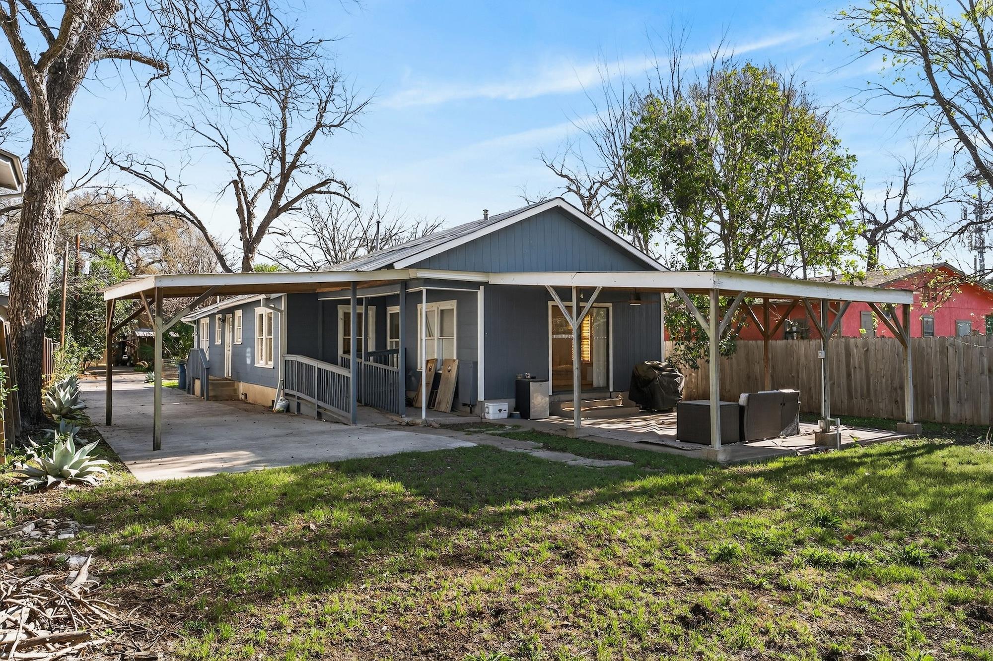 609 Fletcher ST