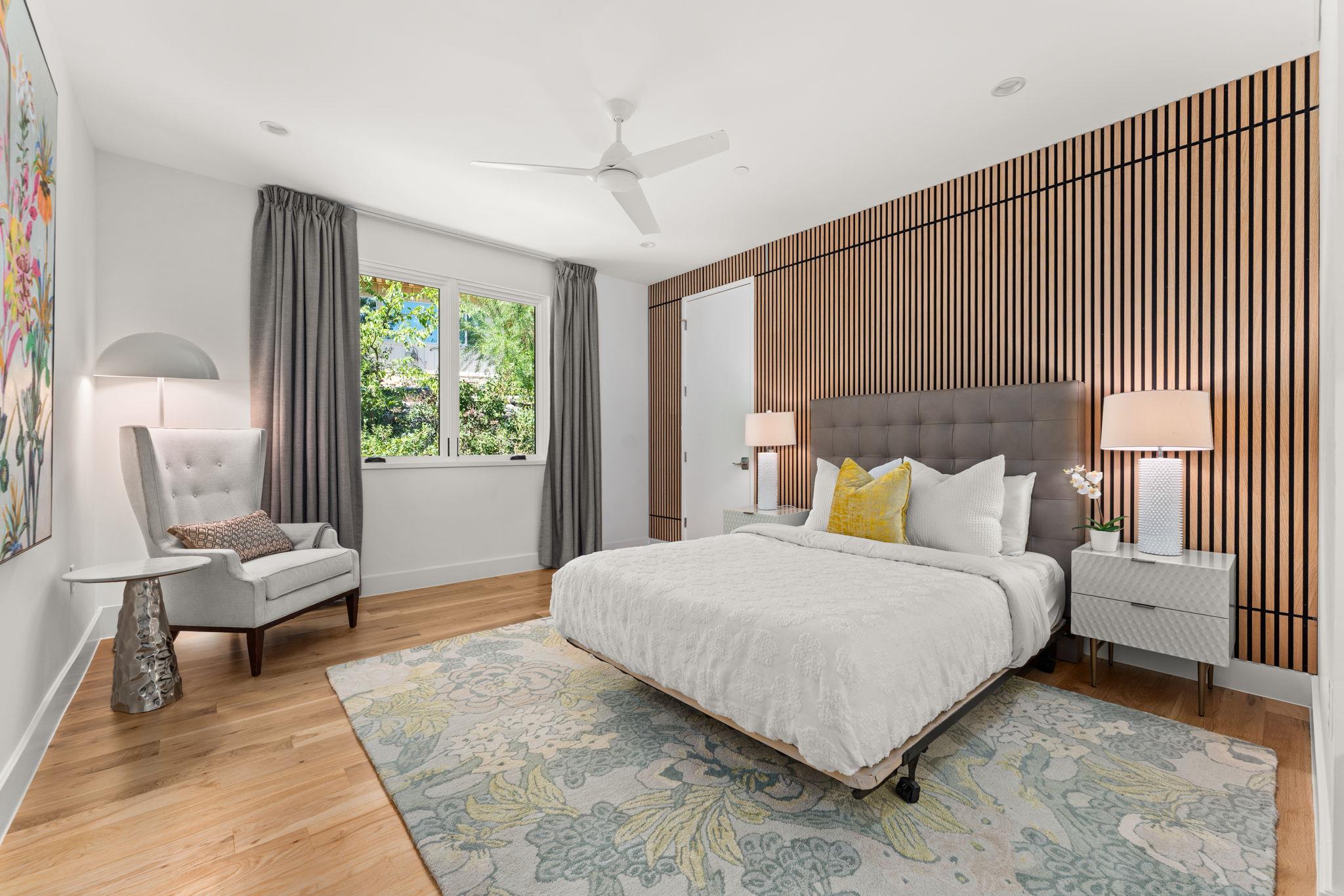 4908 Beverly Skyline